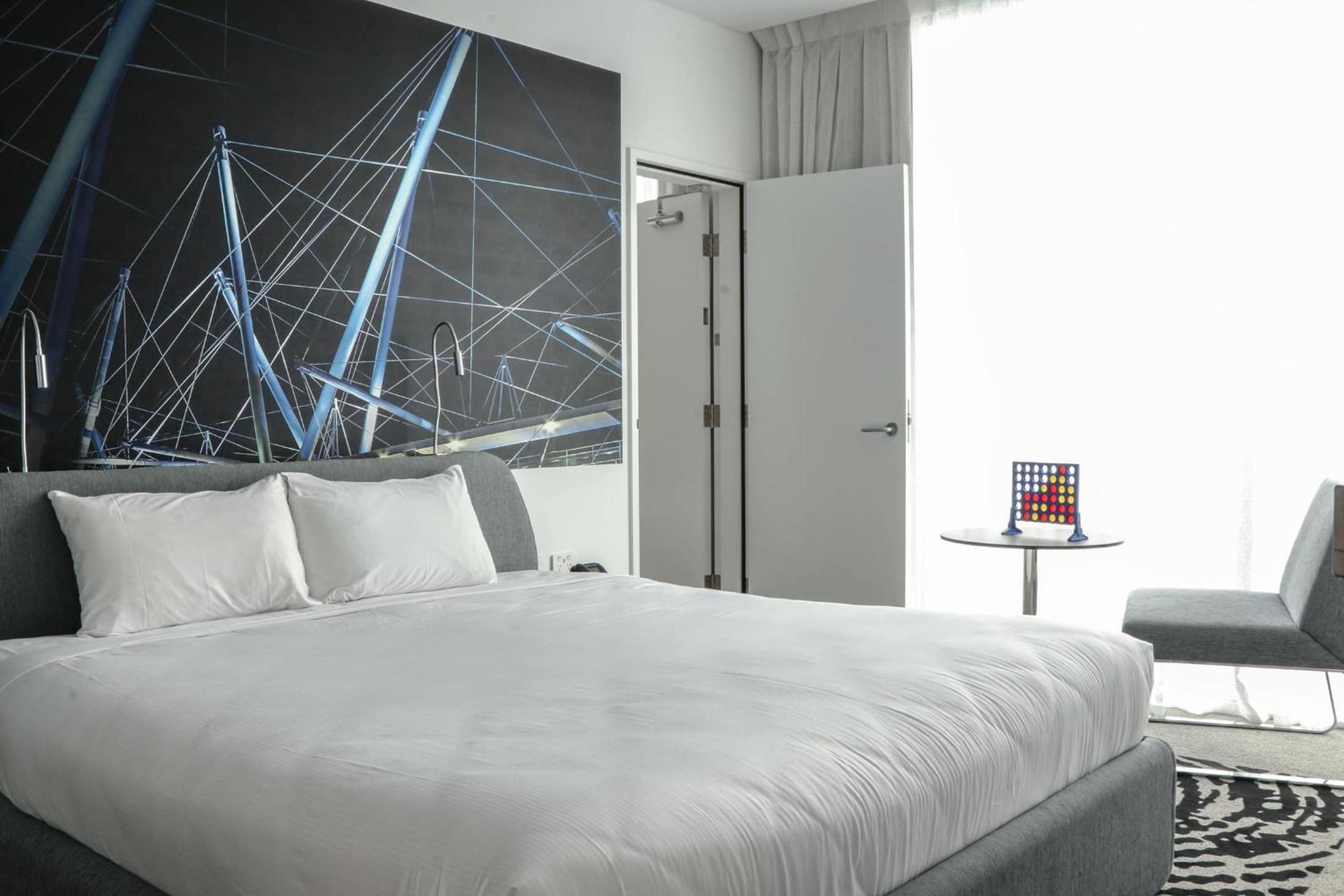 Family King 'N' Suite with Connecting Rooms