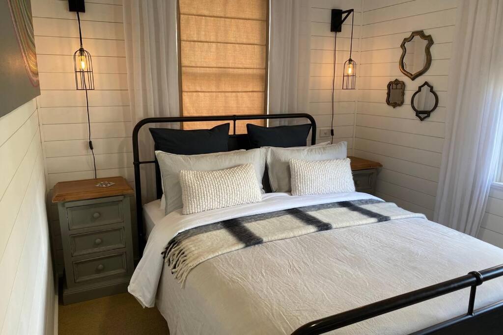 Two-Bedroom House photo 3