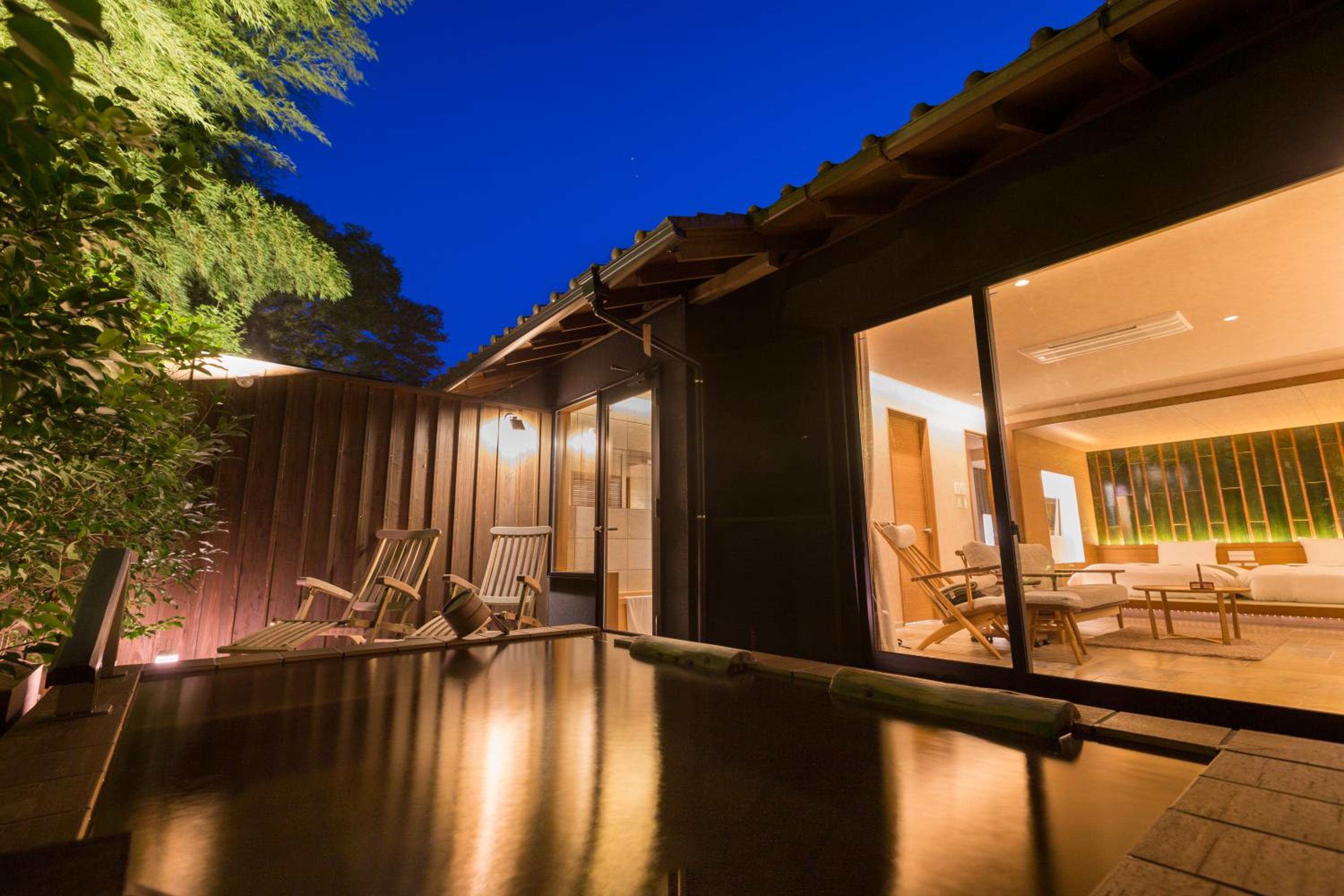Modern Twin Room with Private Open-Air Bath - SASANE photo 2