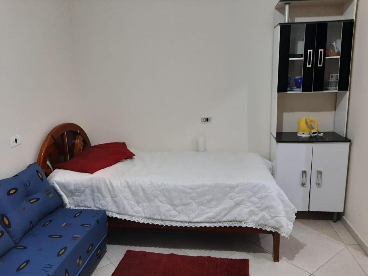 One-Bedroom House photo 1