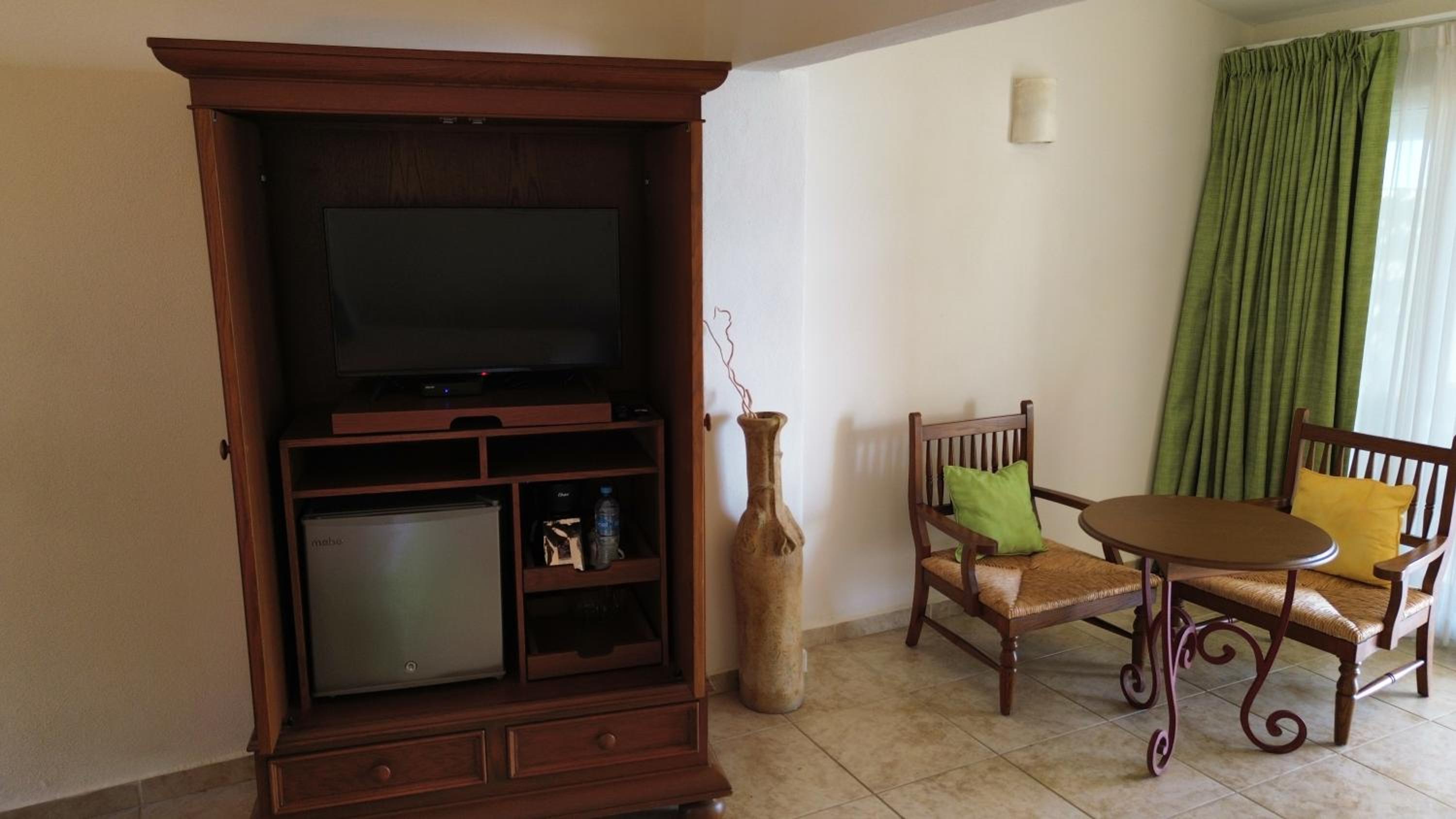 Suite - Photo 22