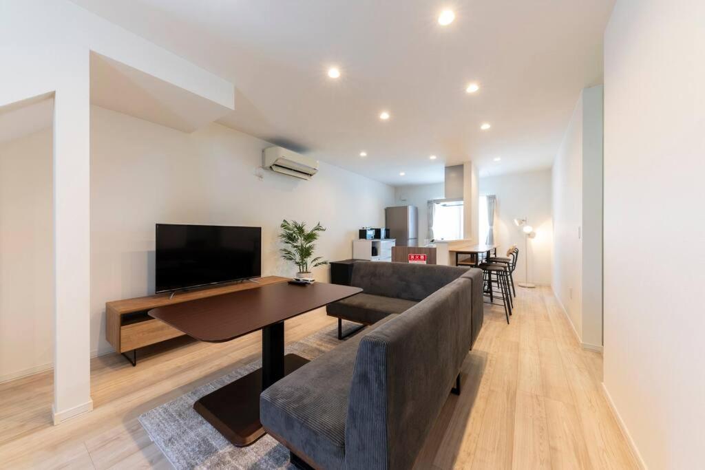 Three-Bedroom Apartment photo 1