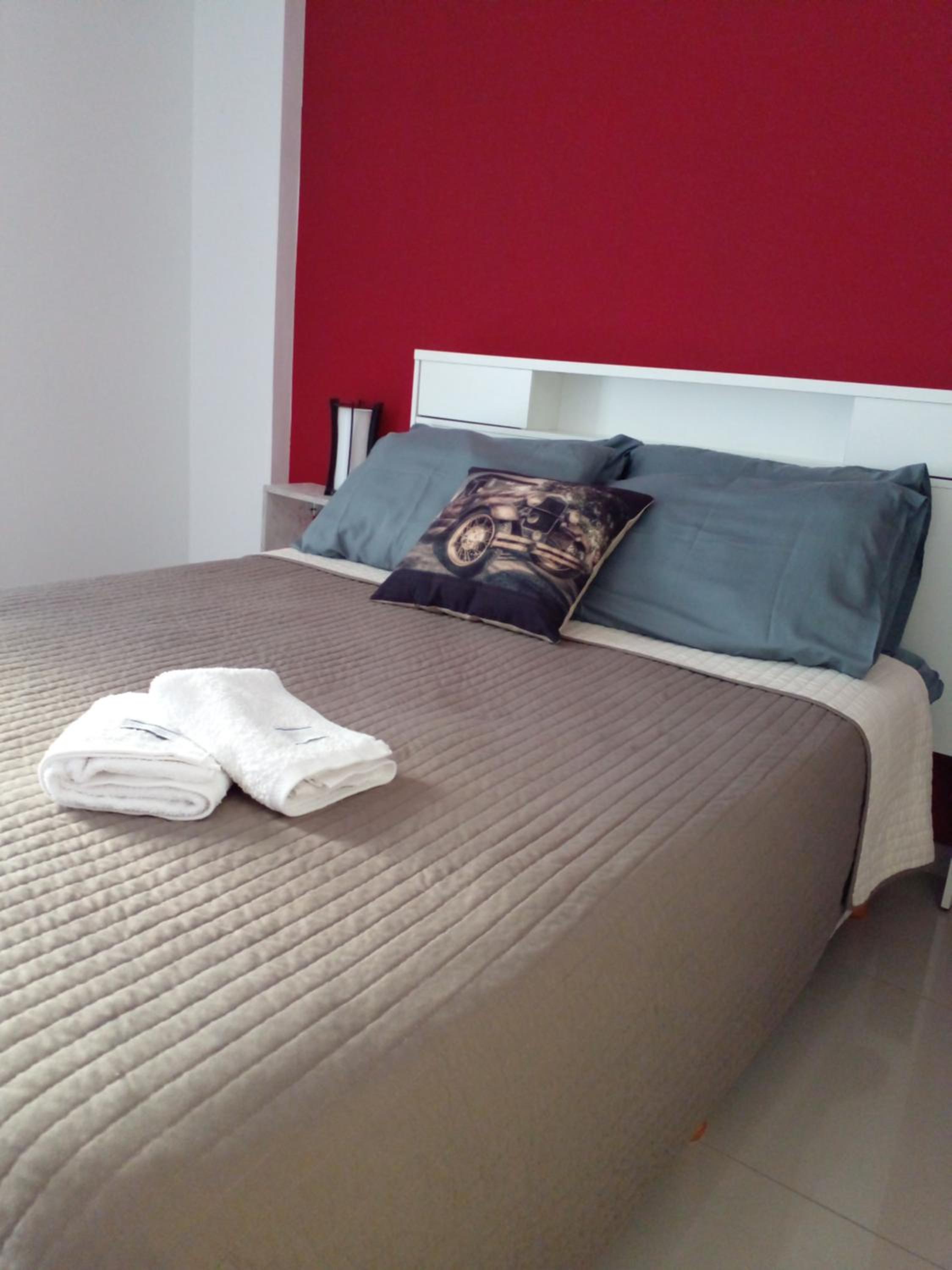 One-Bedroom Apartment photo 1