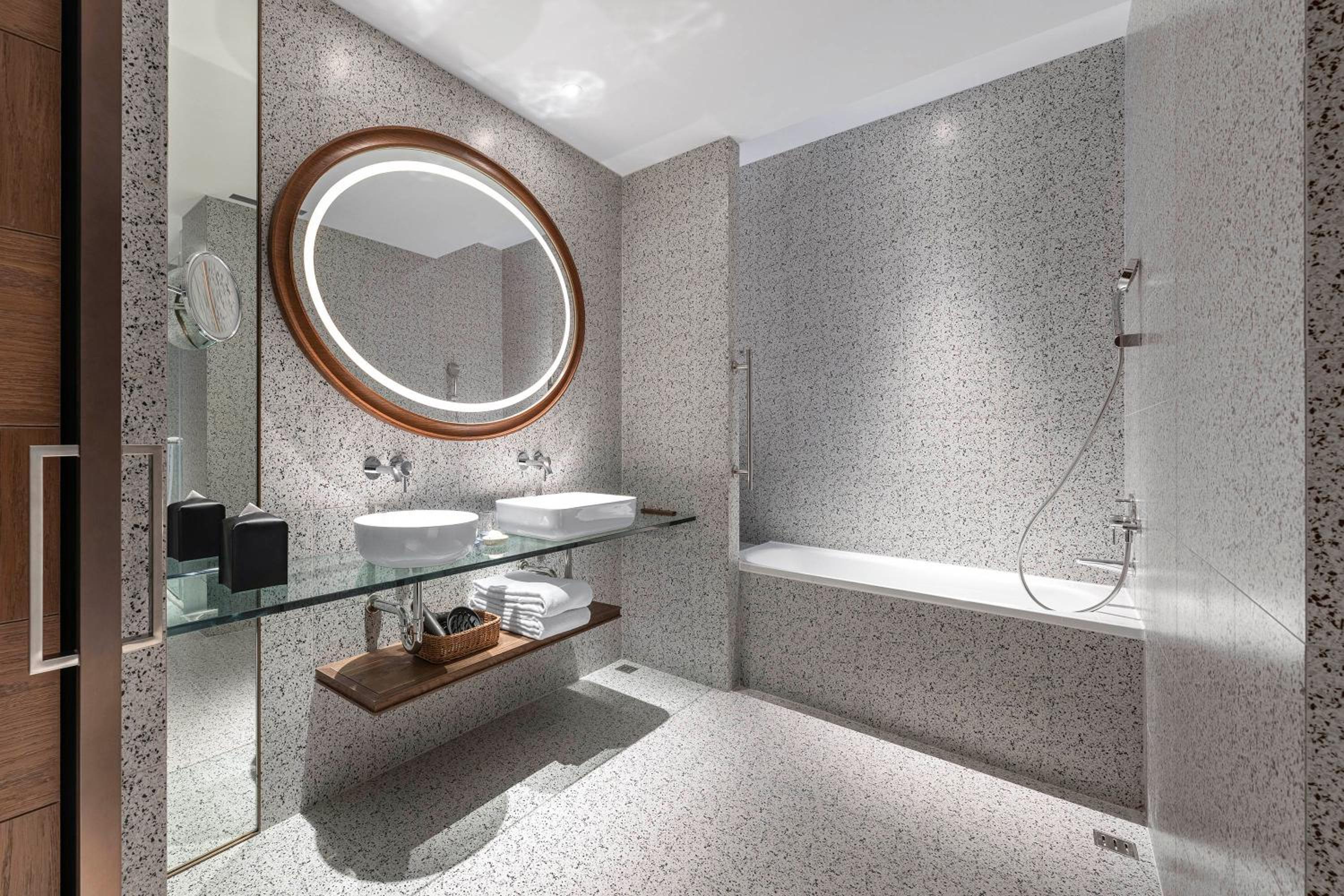 Executive King Suite photo 2