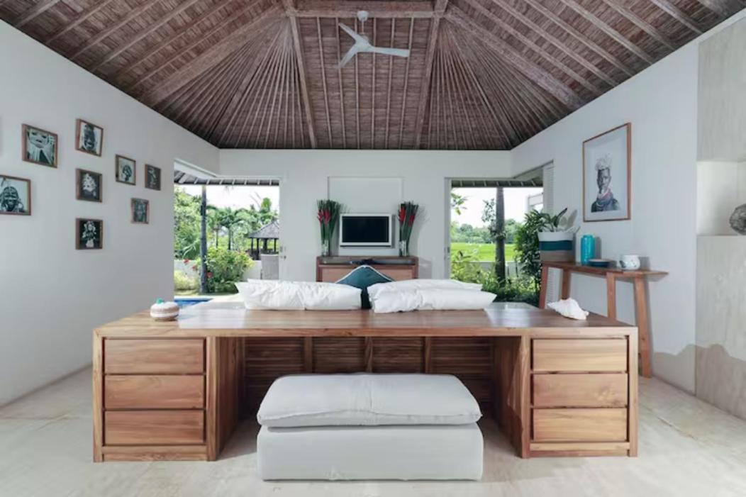Villa with Private Pool - Photo 1