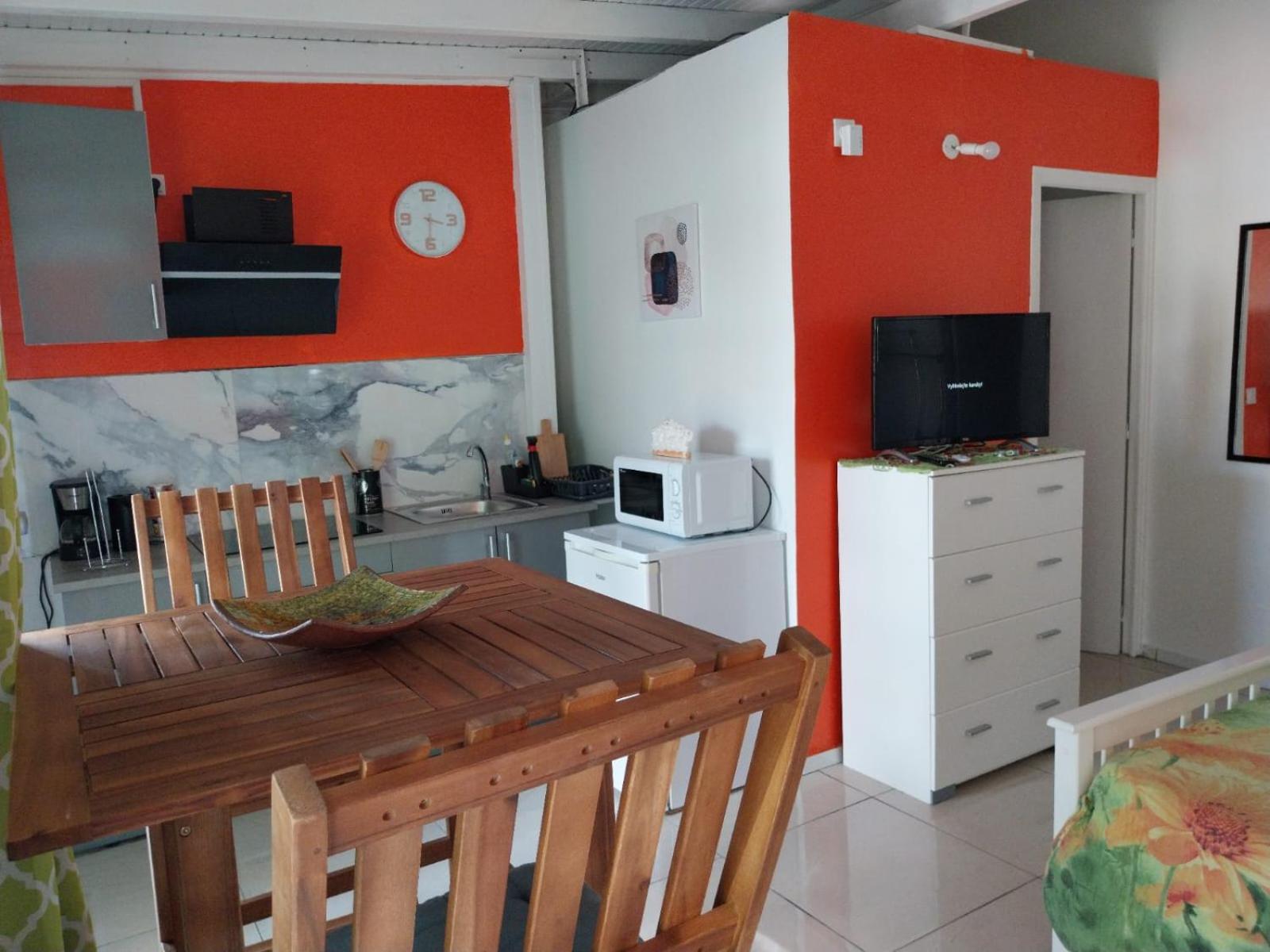 One-Bedroom House photo 1