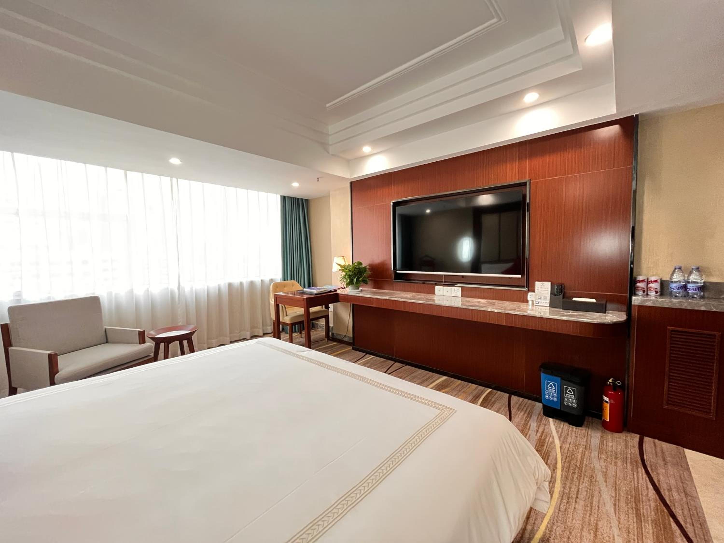 Premium Queen Room