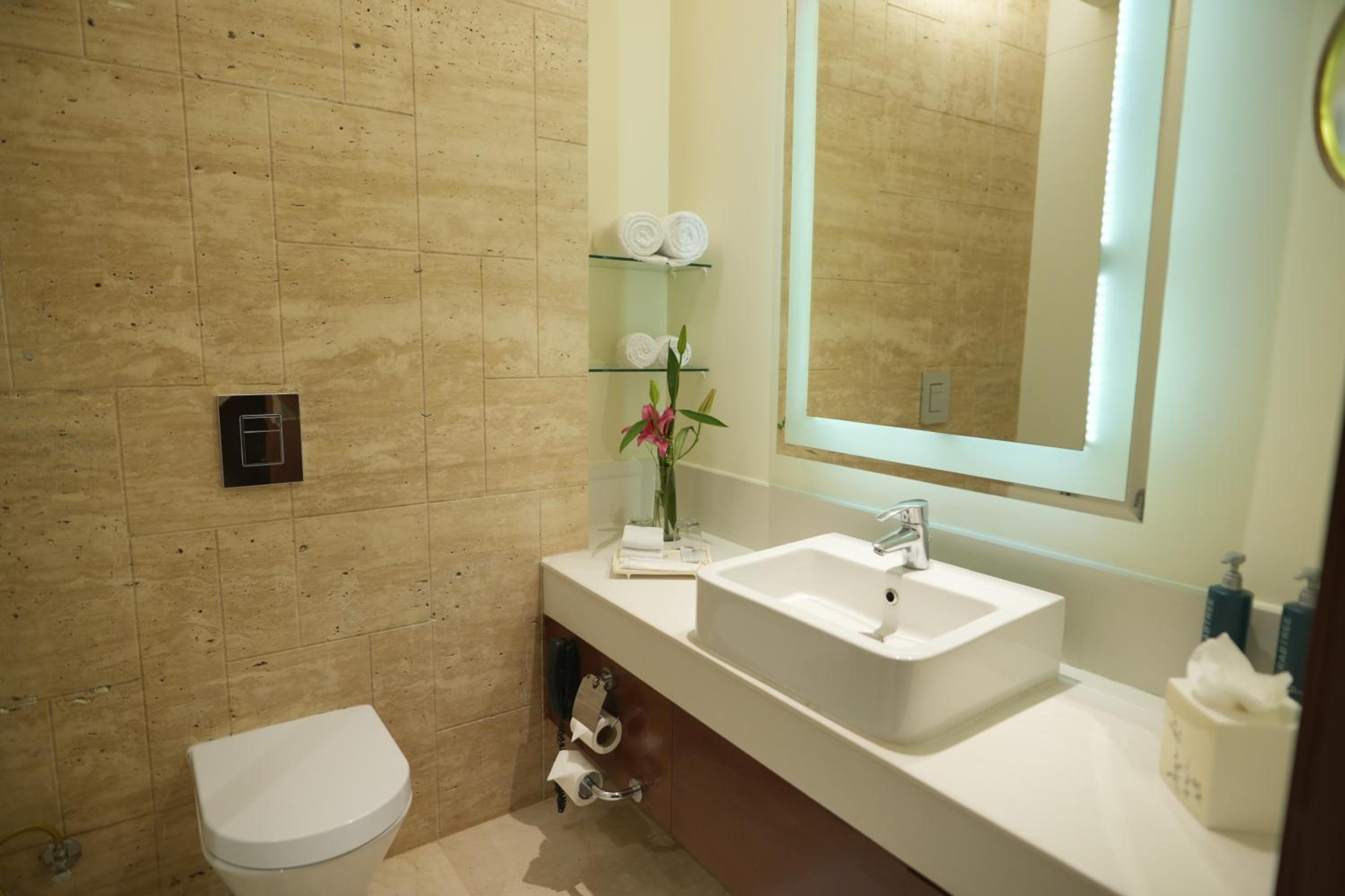 Executive King Room - Lounge Access - Photo 7