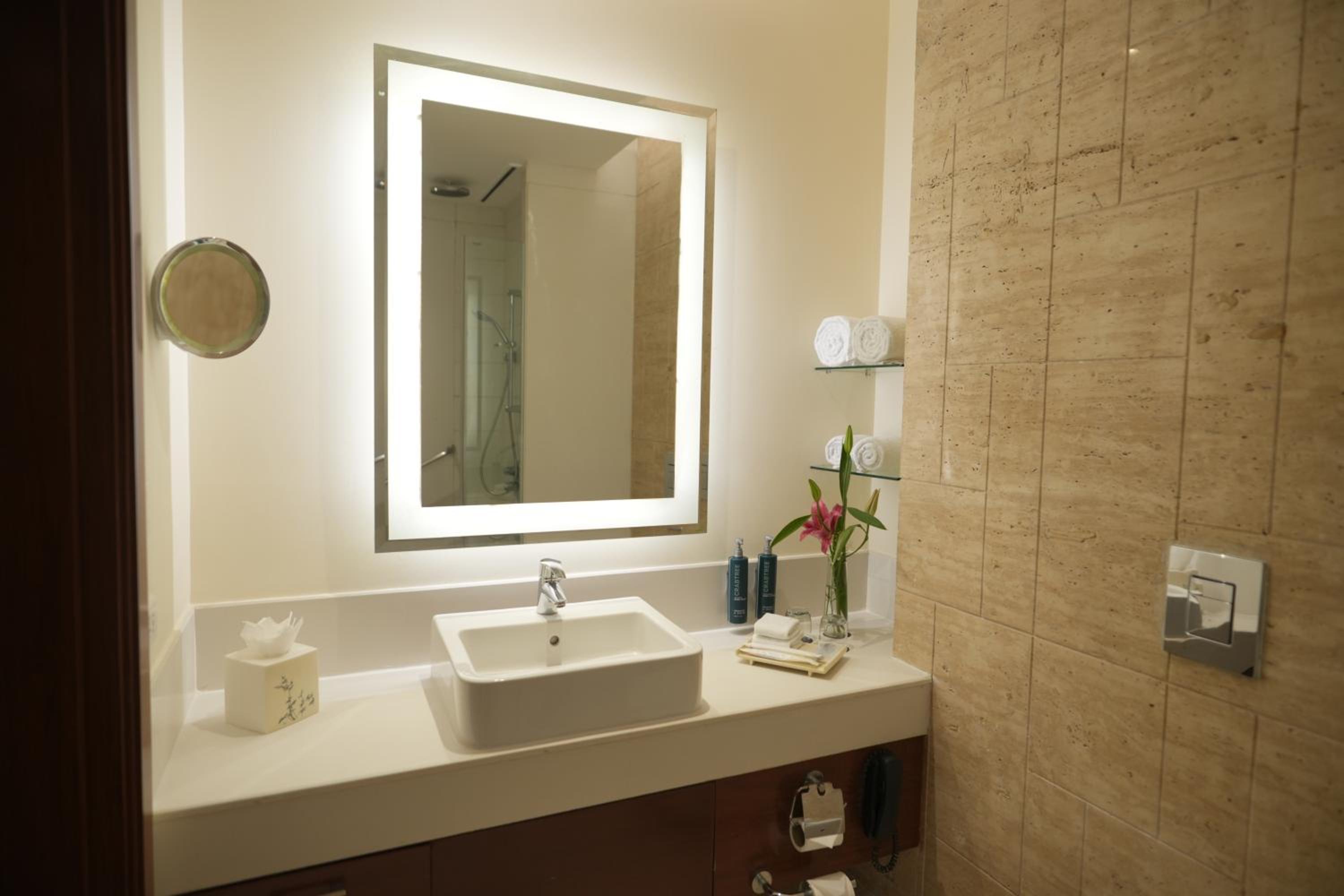 Premium Twin Room - Photo 2