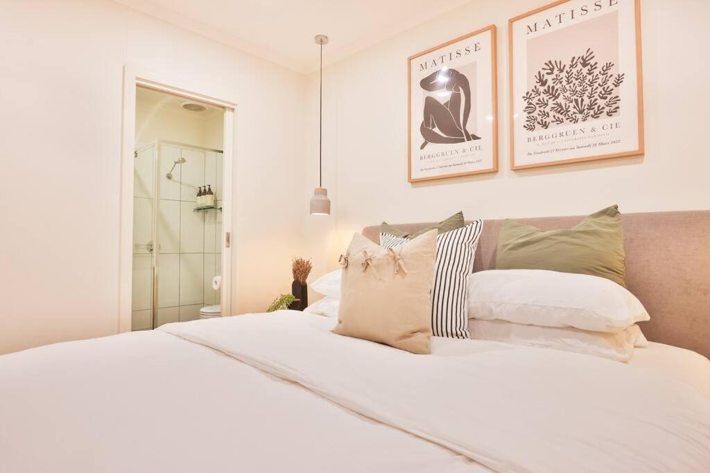 Four-Bedroom House photo 3