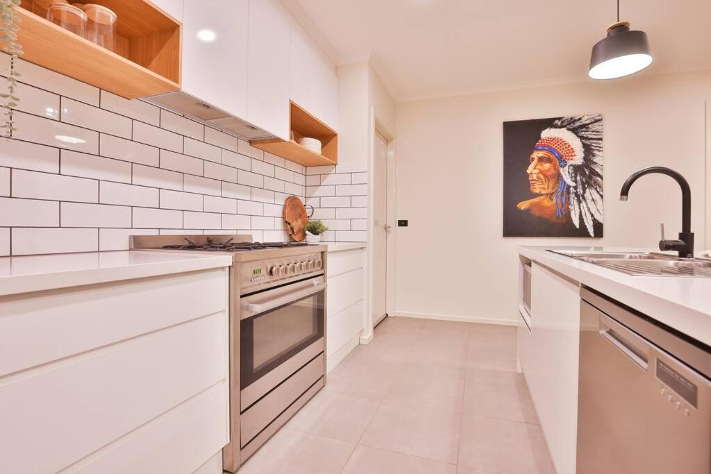 Four-Bedroom House photo 2
