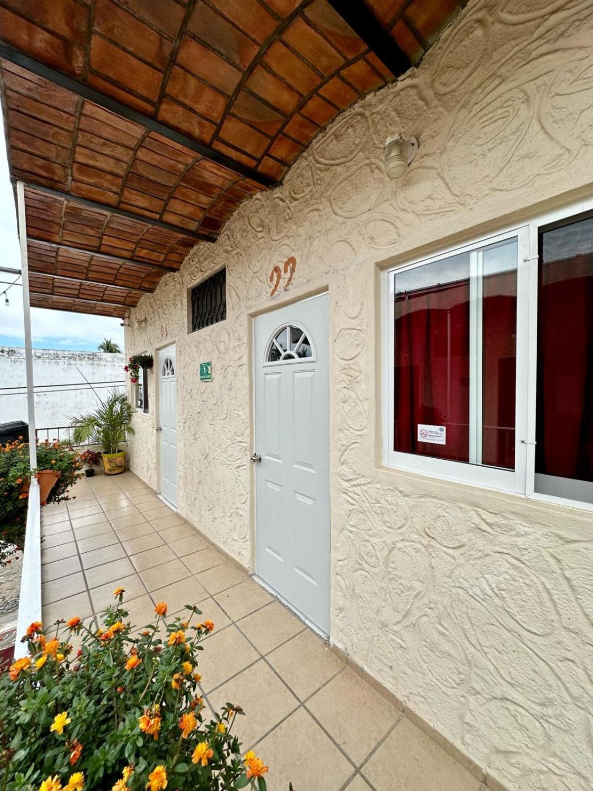 Standard Triple Room - Photo 4