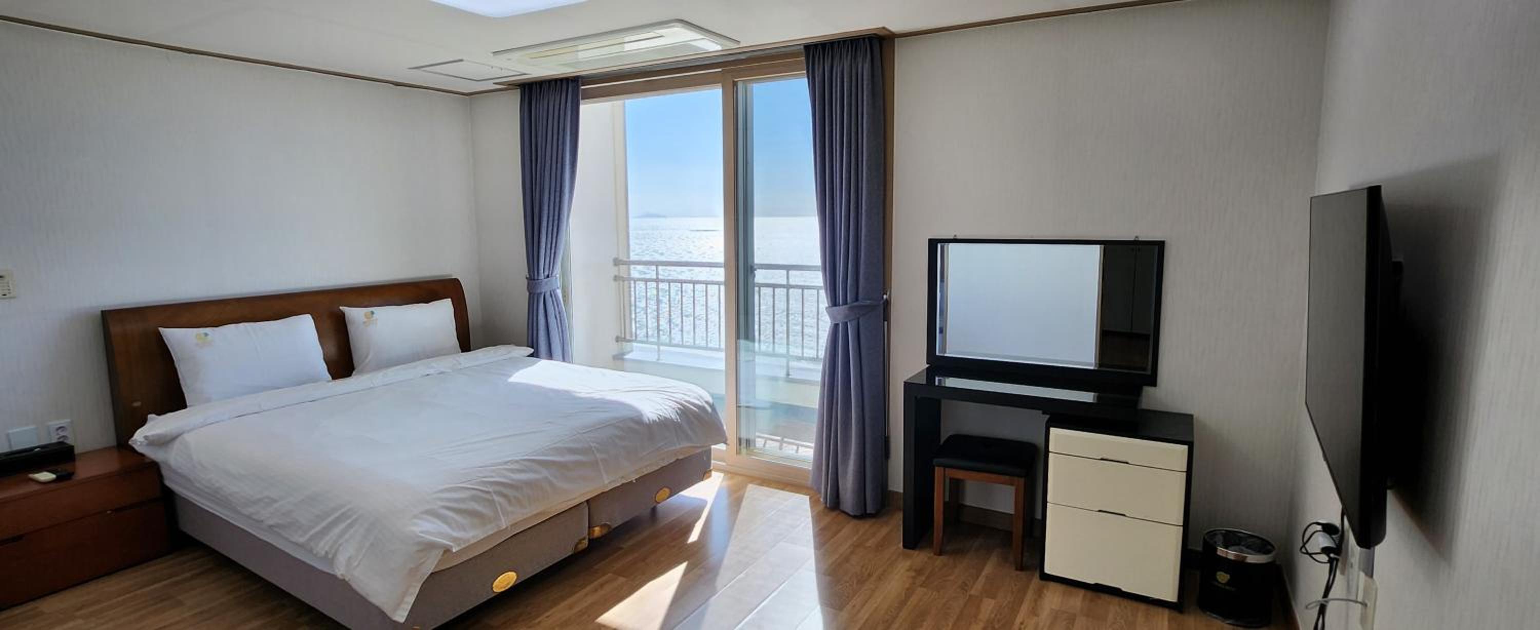 Special Queen Two room Oceanview - Photo 52