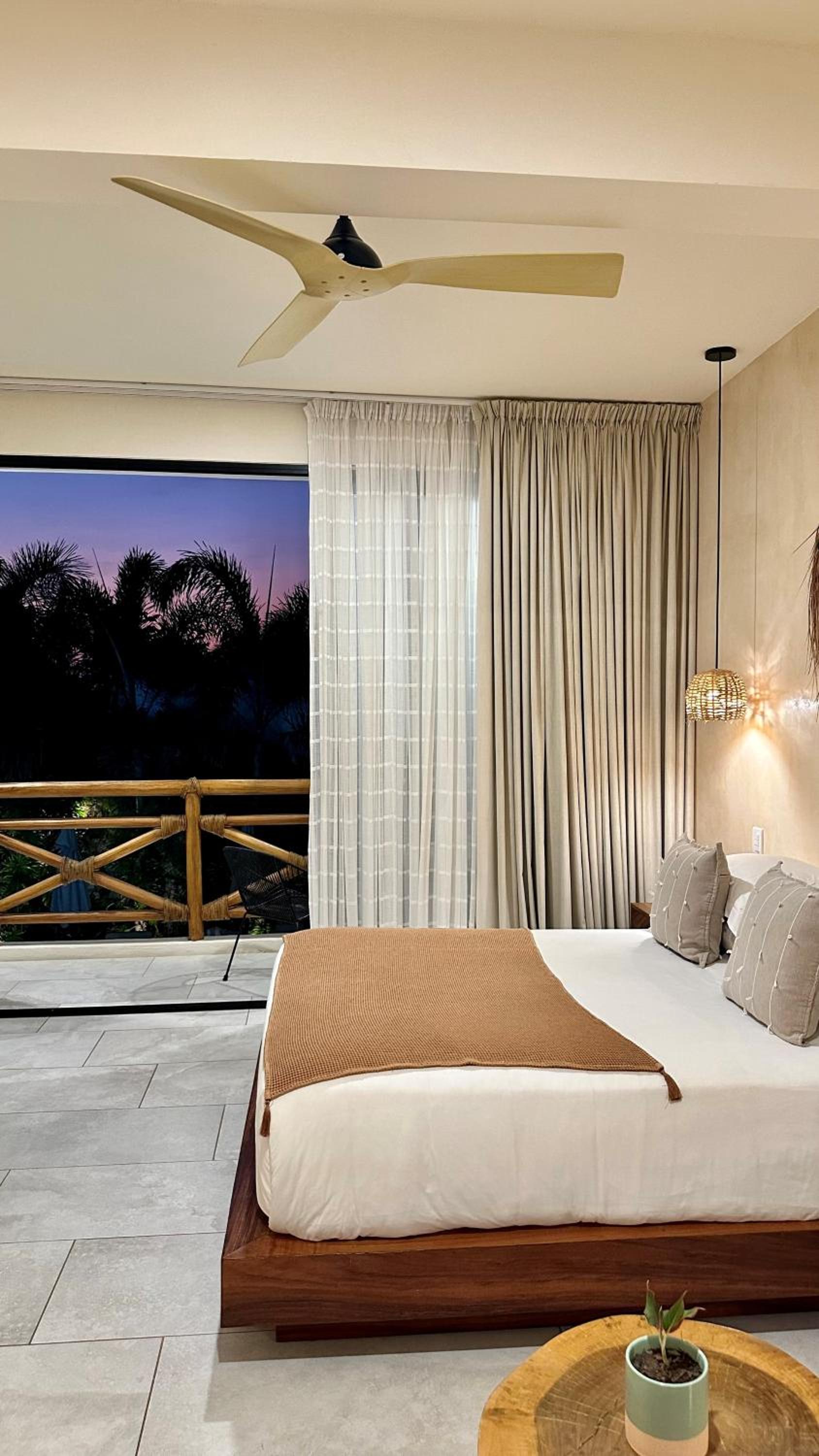 Queen Room with Balcony photo 3