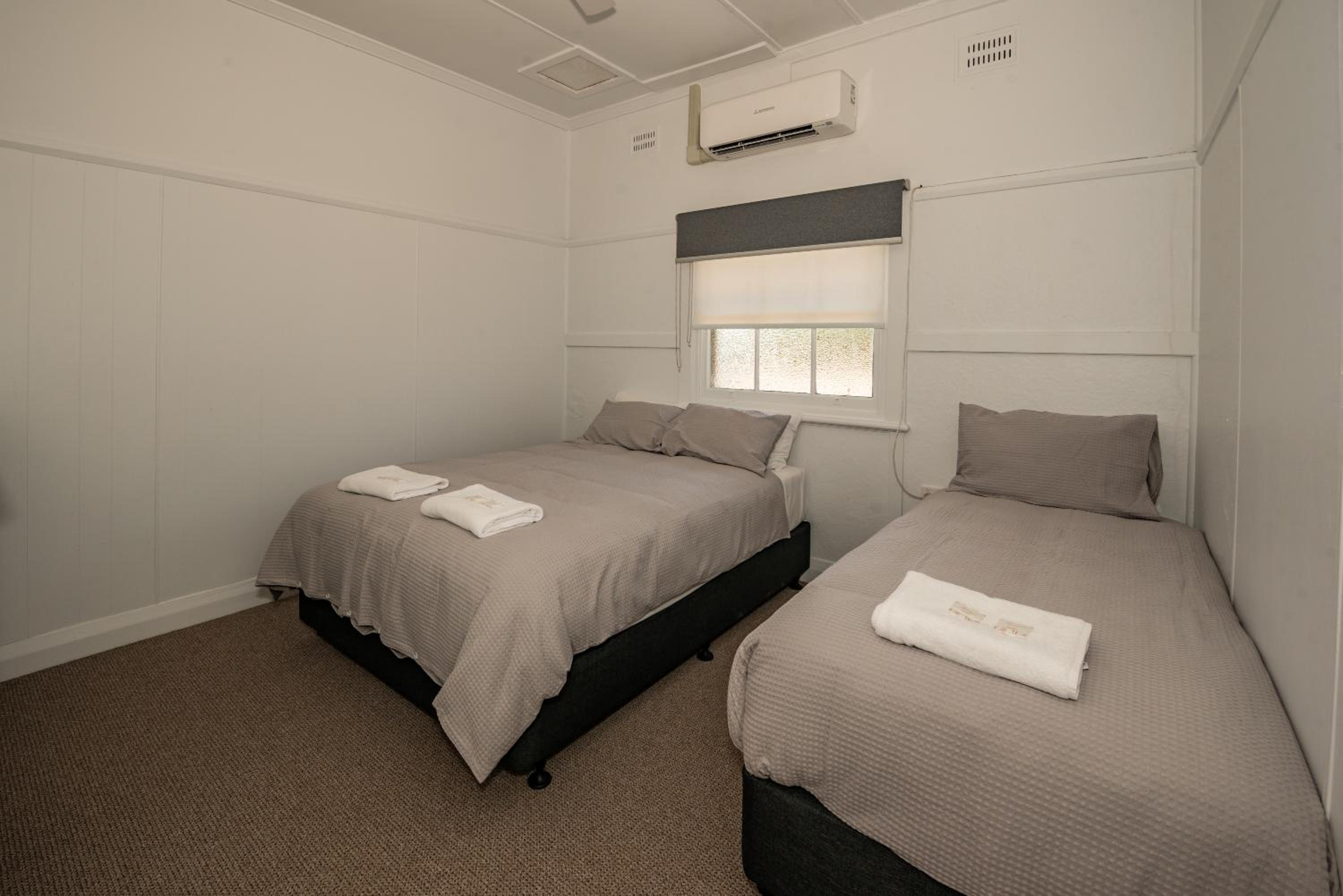 Standard Twin Room - Photo 1