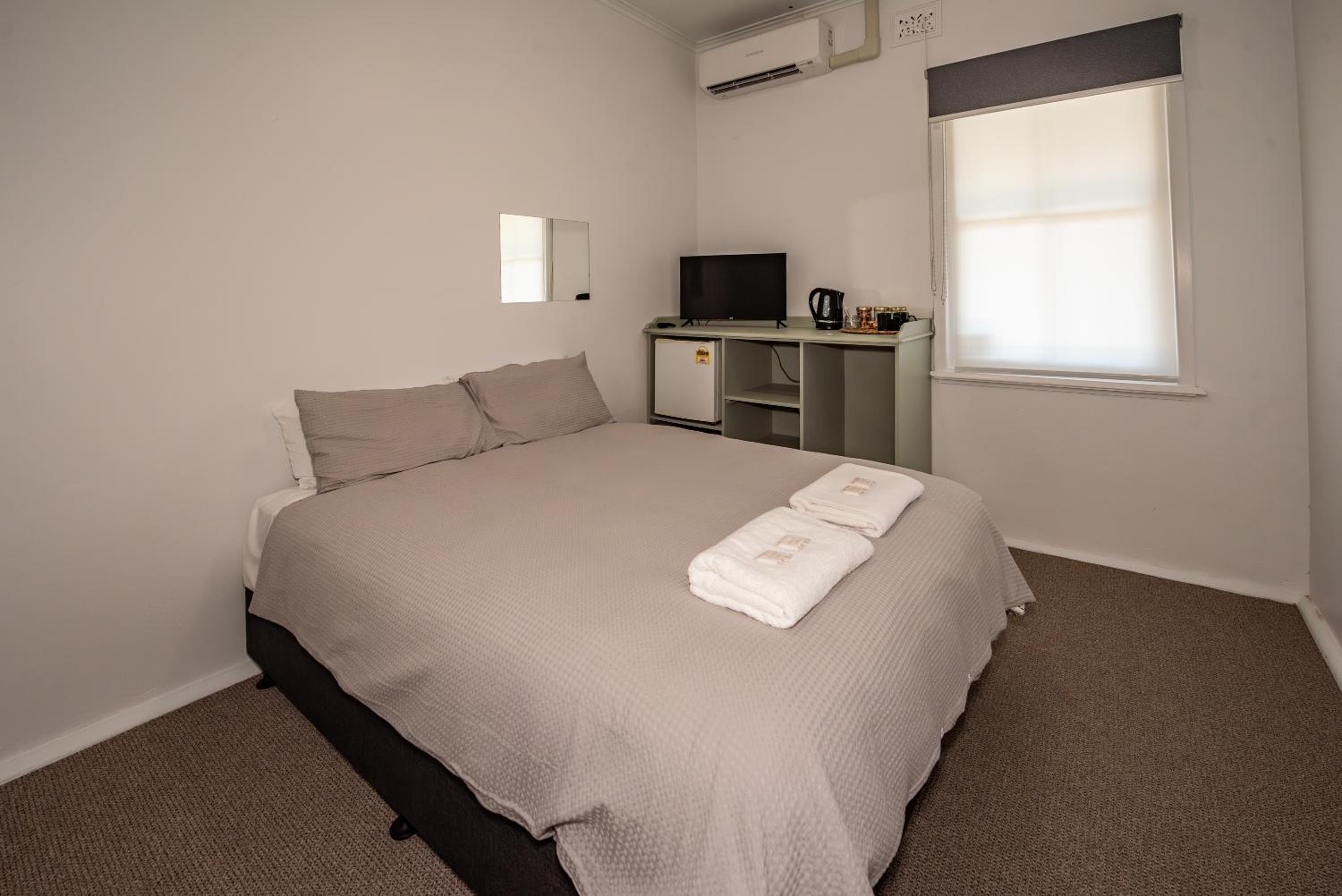 Queen Room - Photo 1