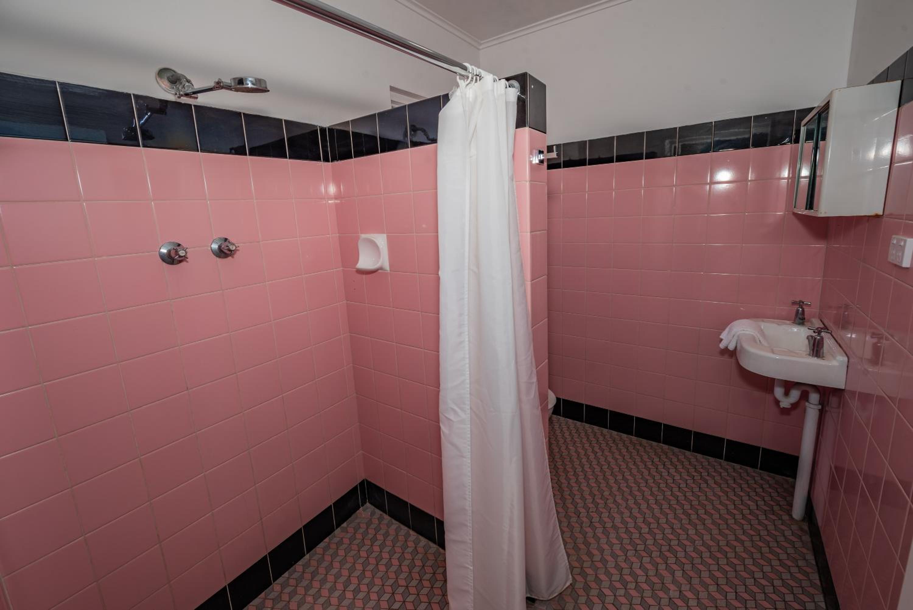 Queen Room - Photo 4