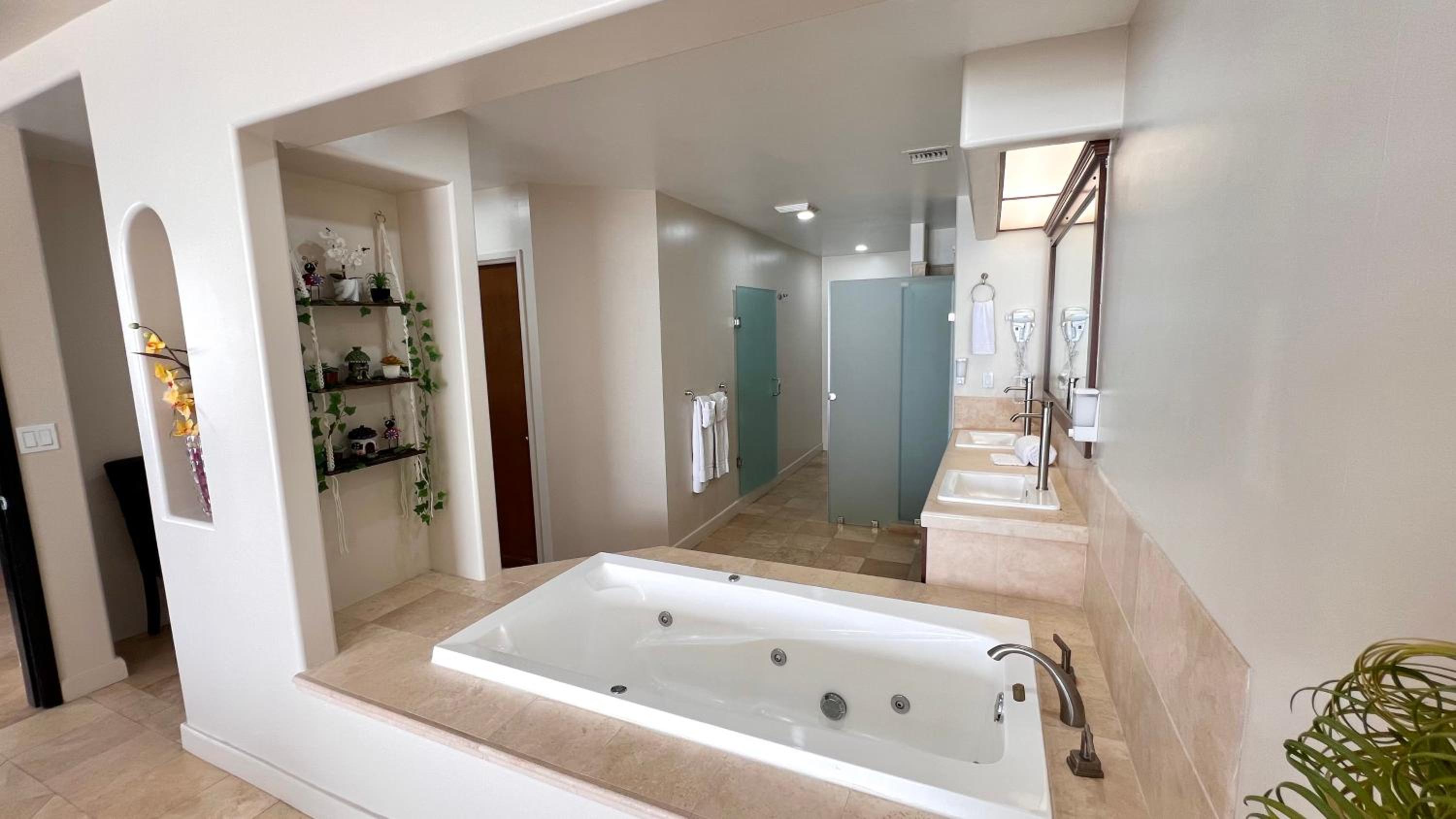 Three-Bedroom Apartment - Photo 21