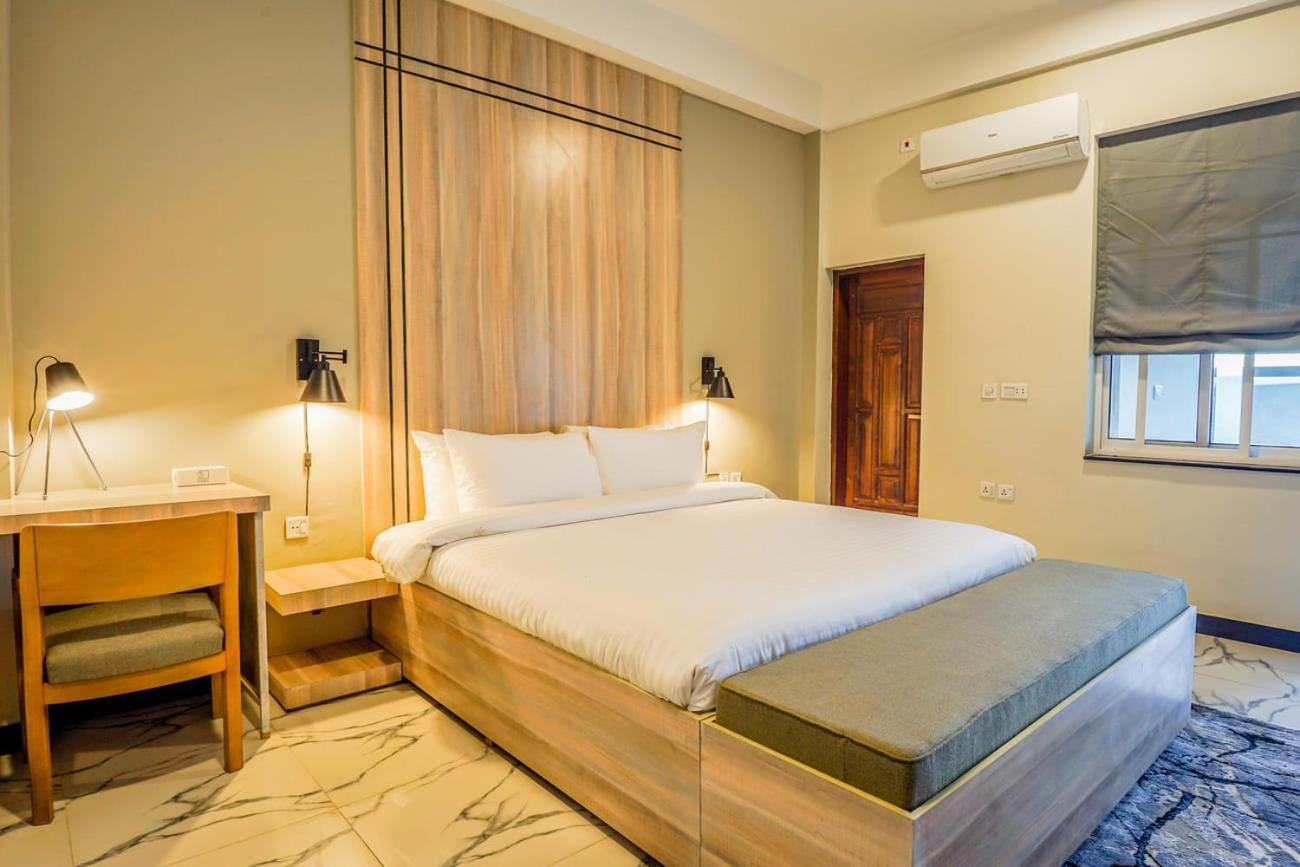 Standard King Room photo 1