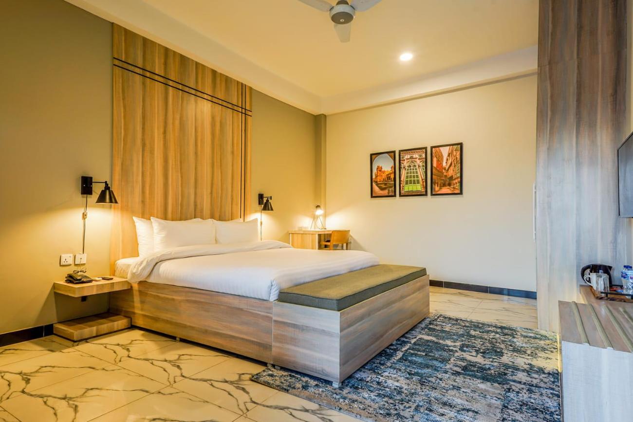 Deluxe King Room photo 3