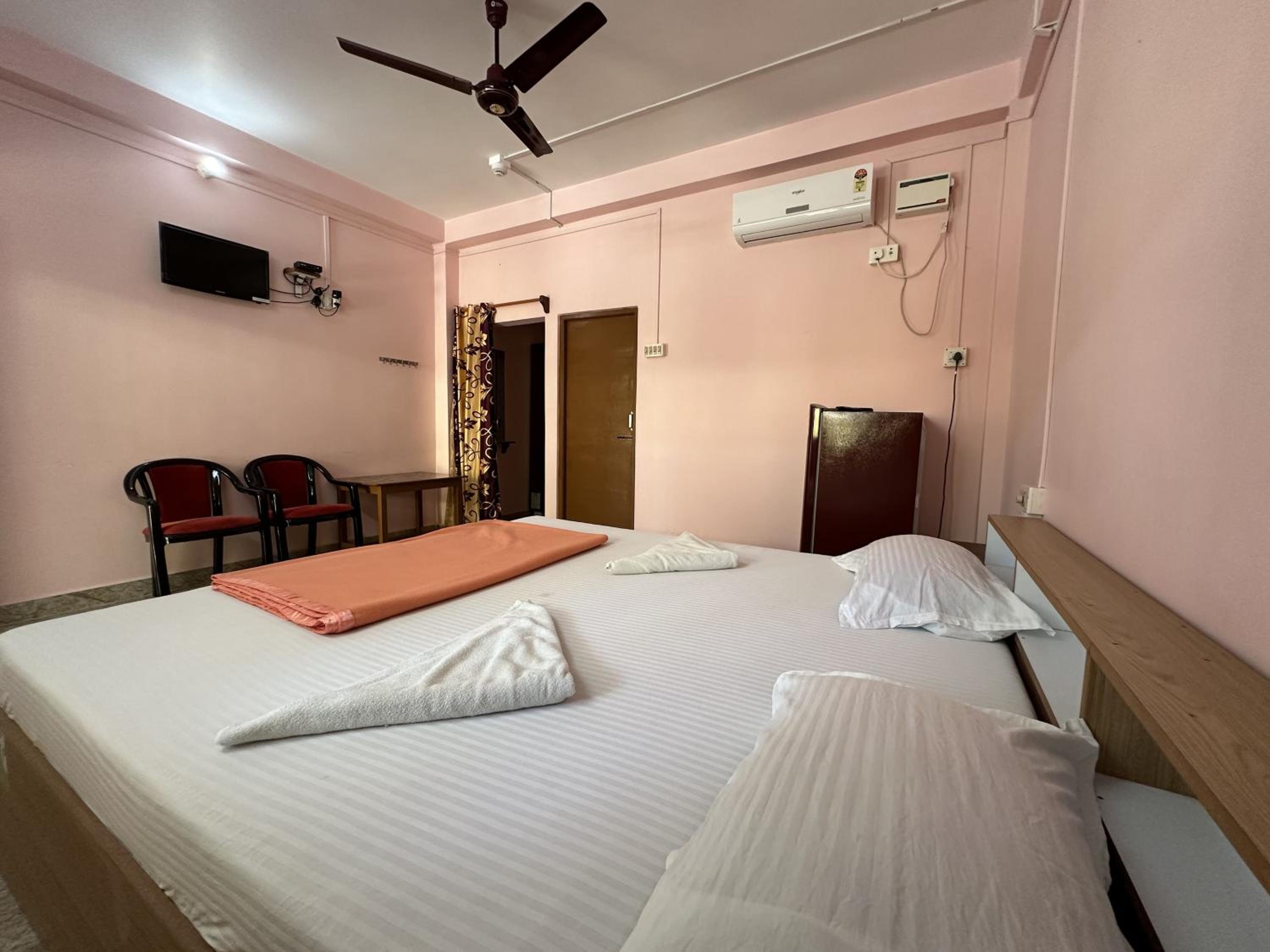 Deluxe Double Room With Balcony photo 2