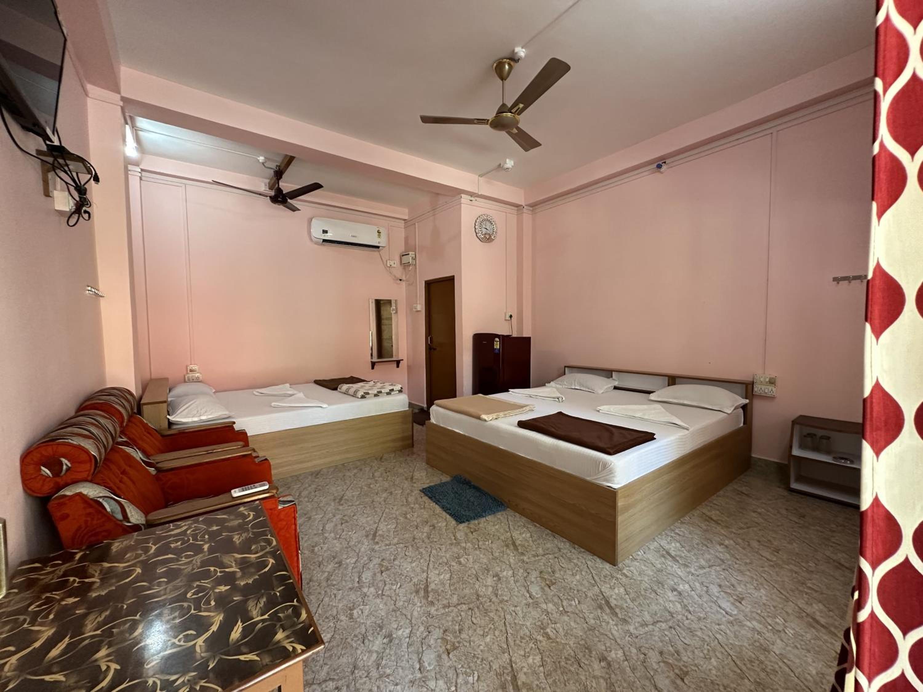 Family Room With Balcony photo 1