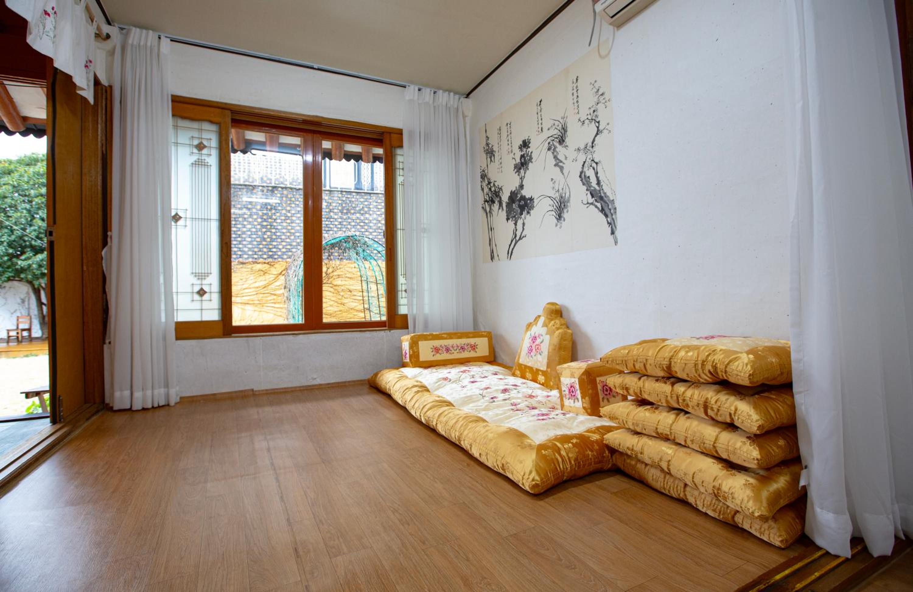 Studio with Garden View photo 1