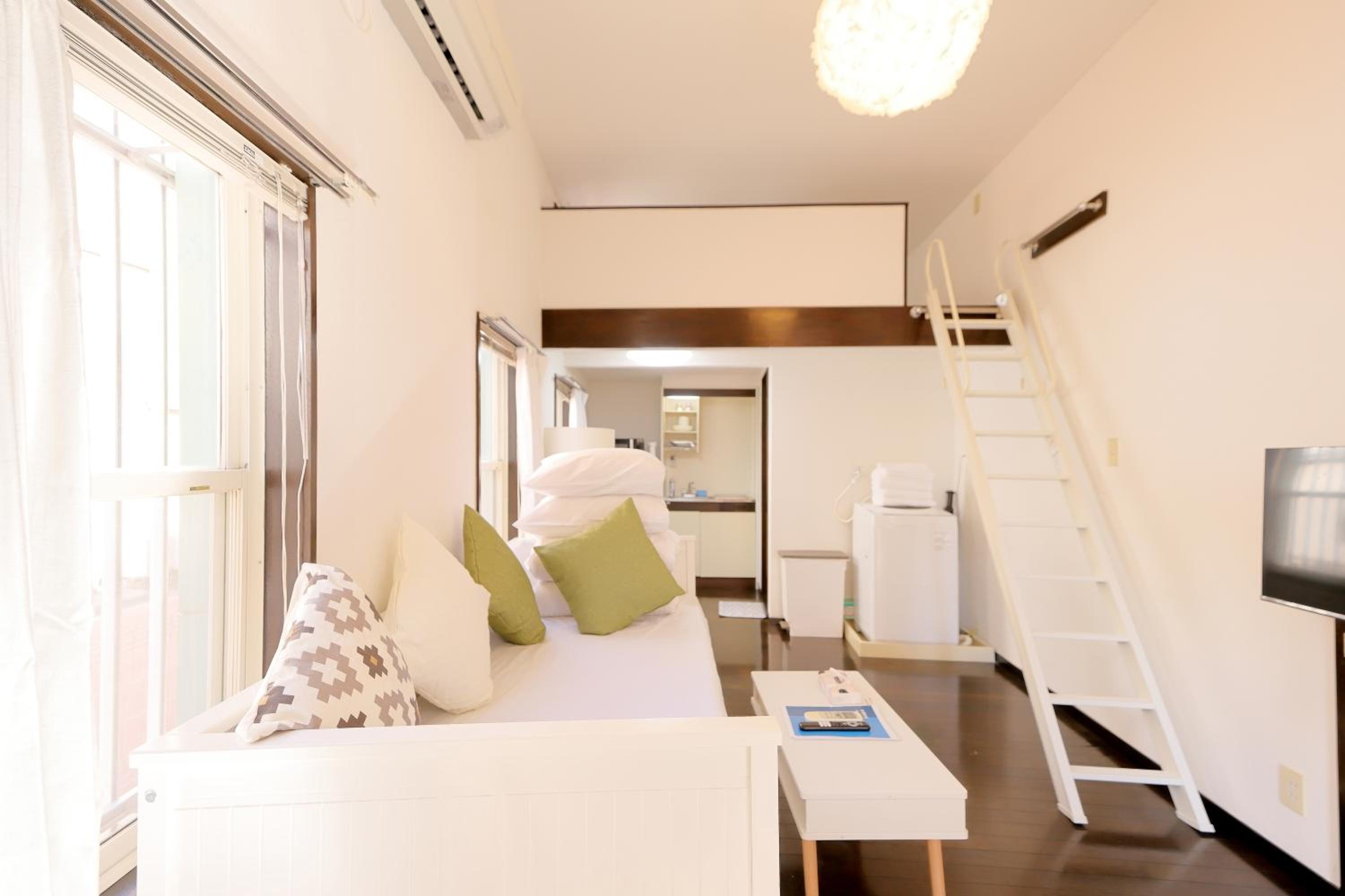 Quadruple Room with Private Bathroom photo 1