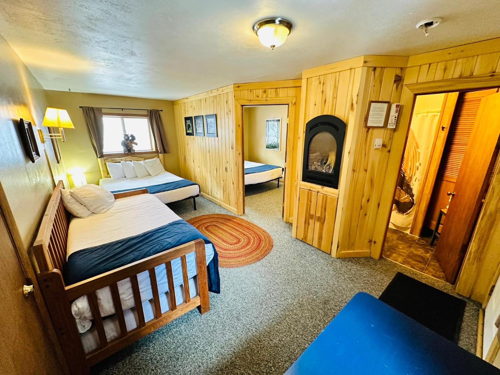 Deluxe Family Suite photo 3