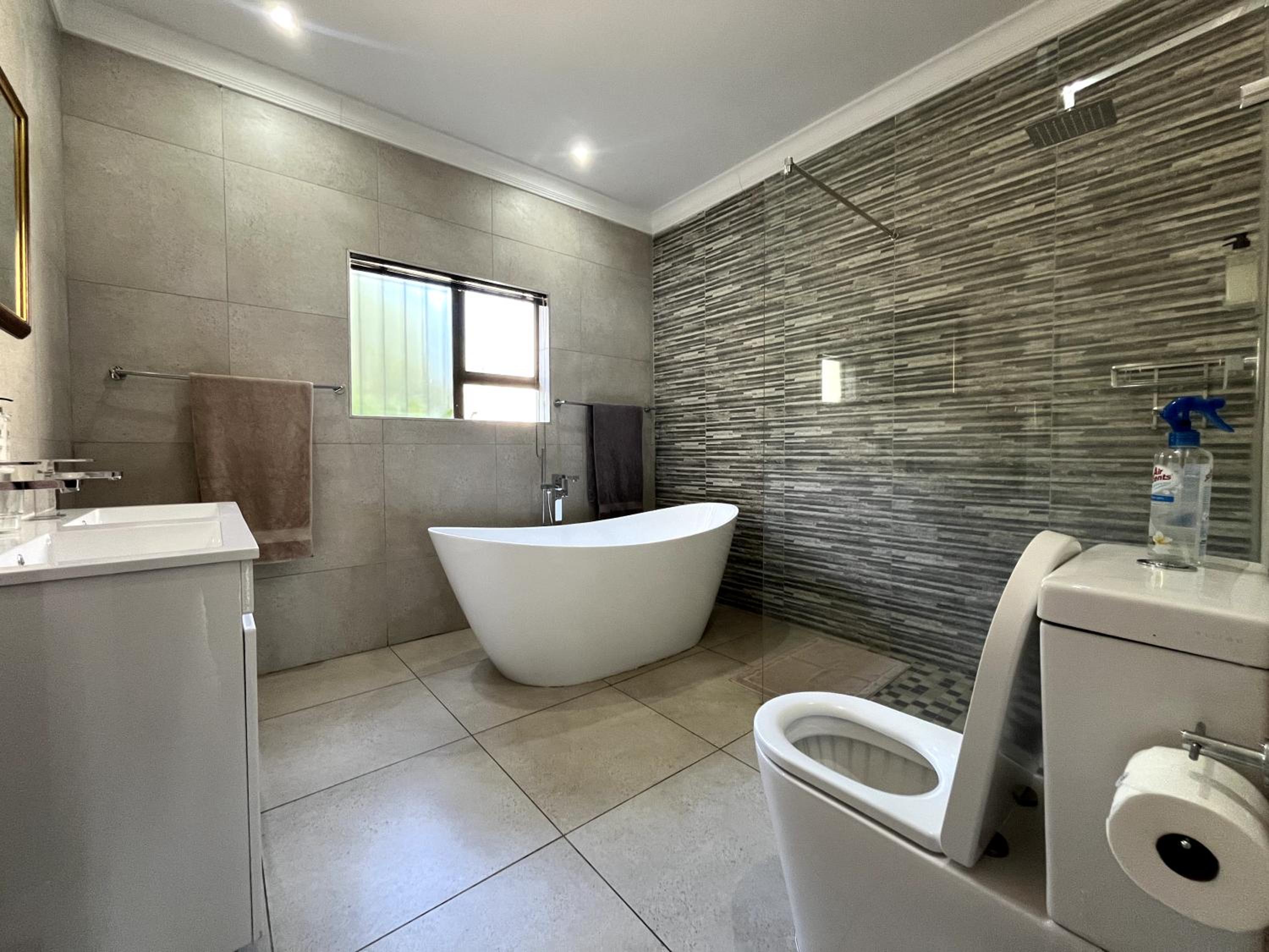 Double Room with Pool View - Photo 21