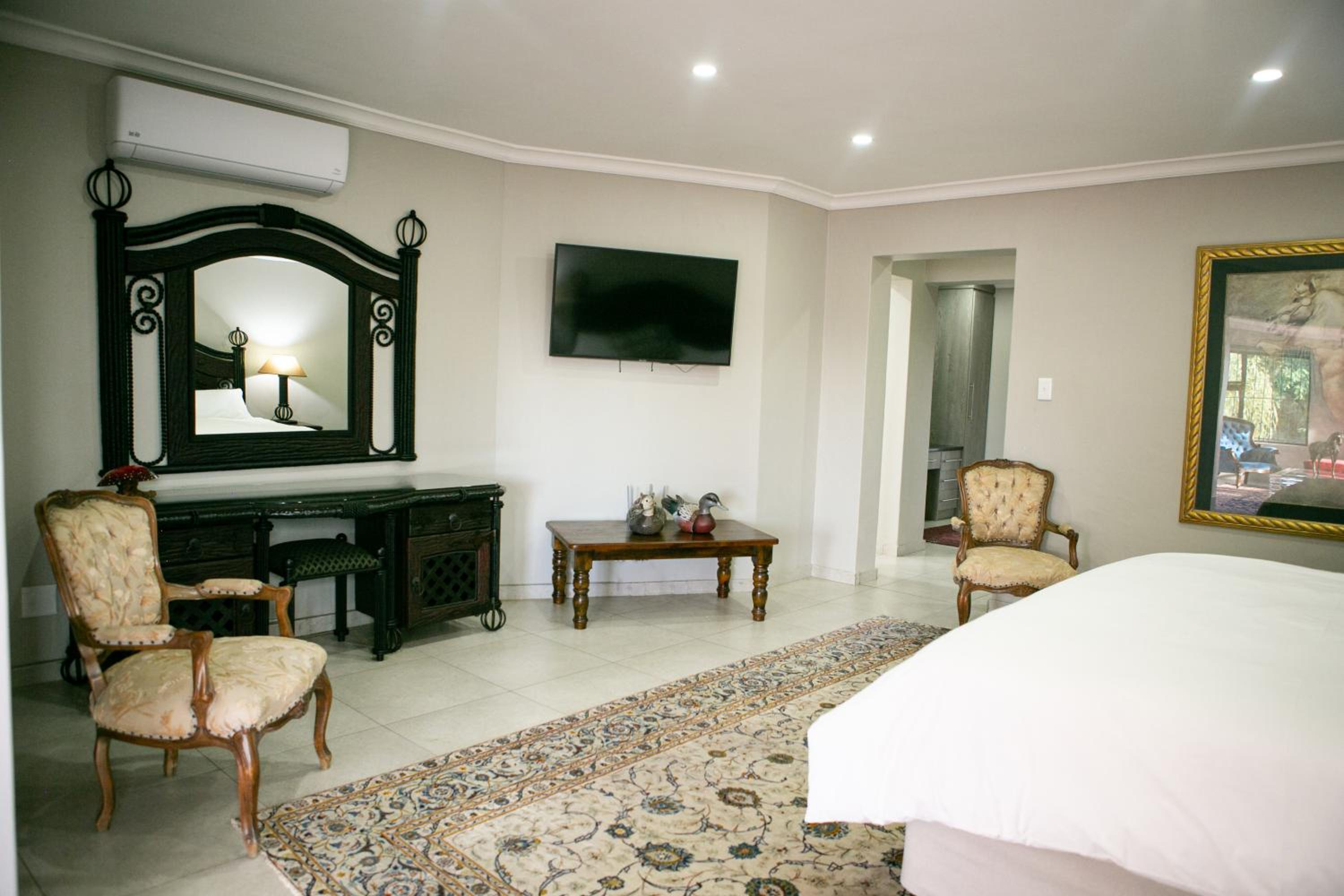 Villa - Photo 5