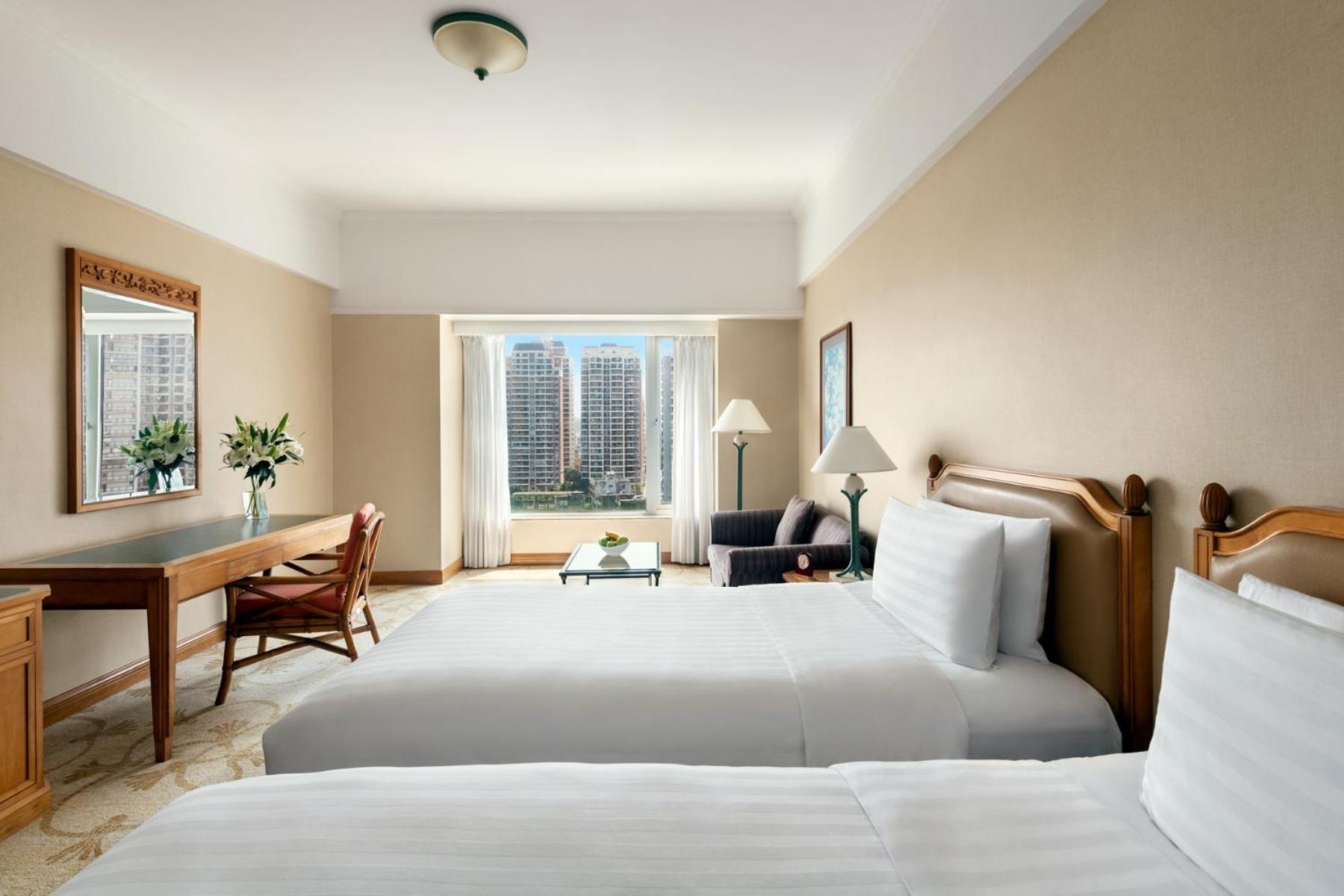 Superior Twin Room with City View - Photo 1