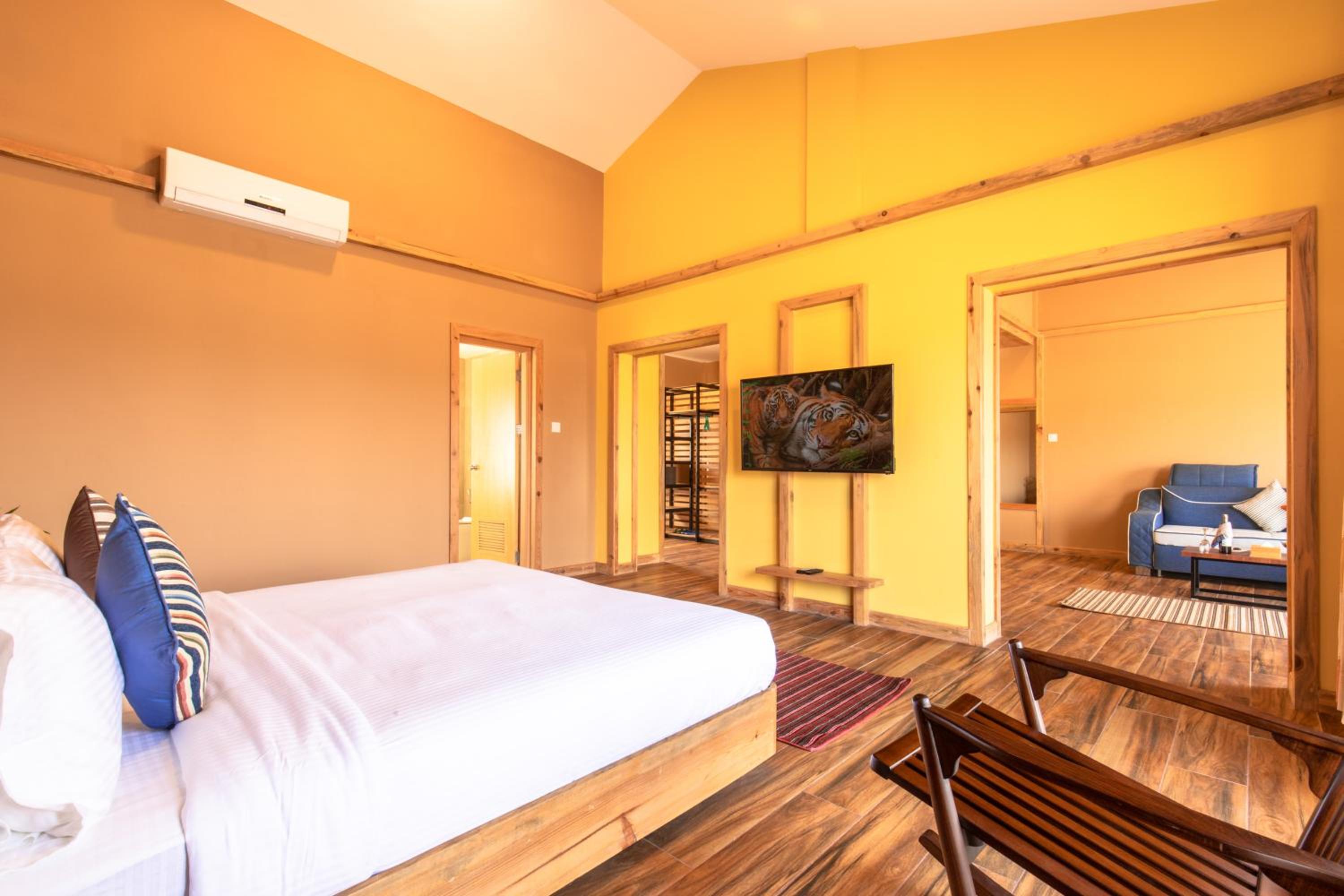 Suite with Mountain View - Photo 2