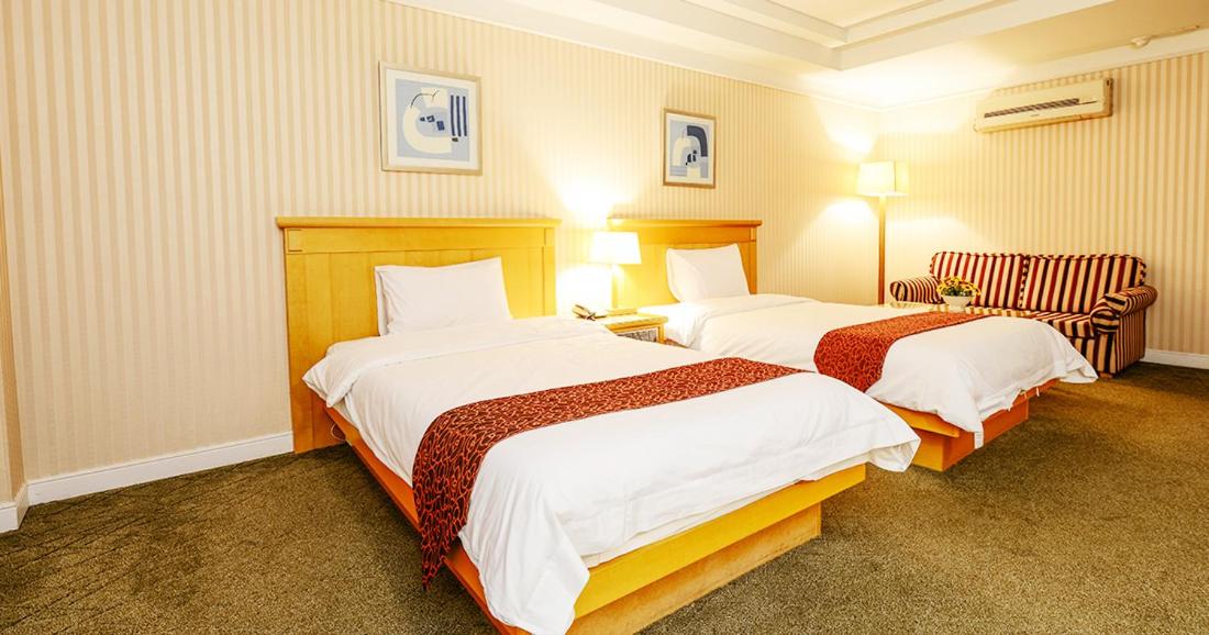 Deluxe Twin Room photo 2