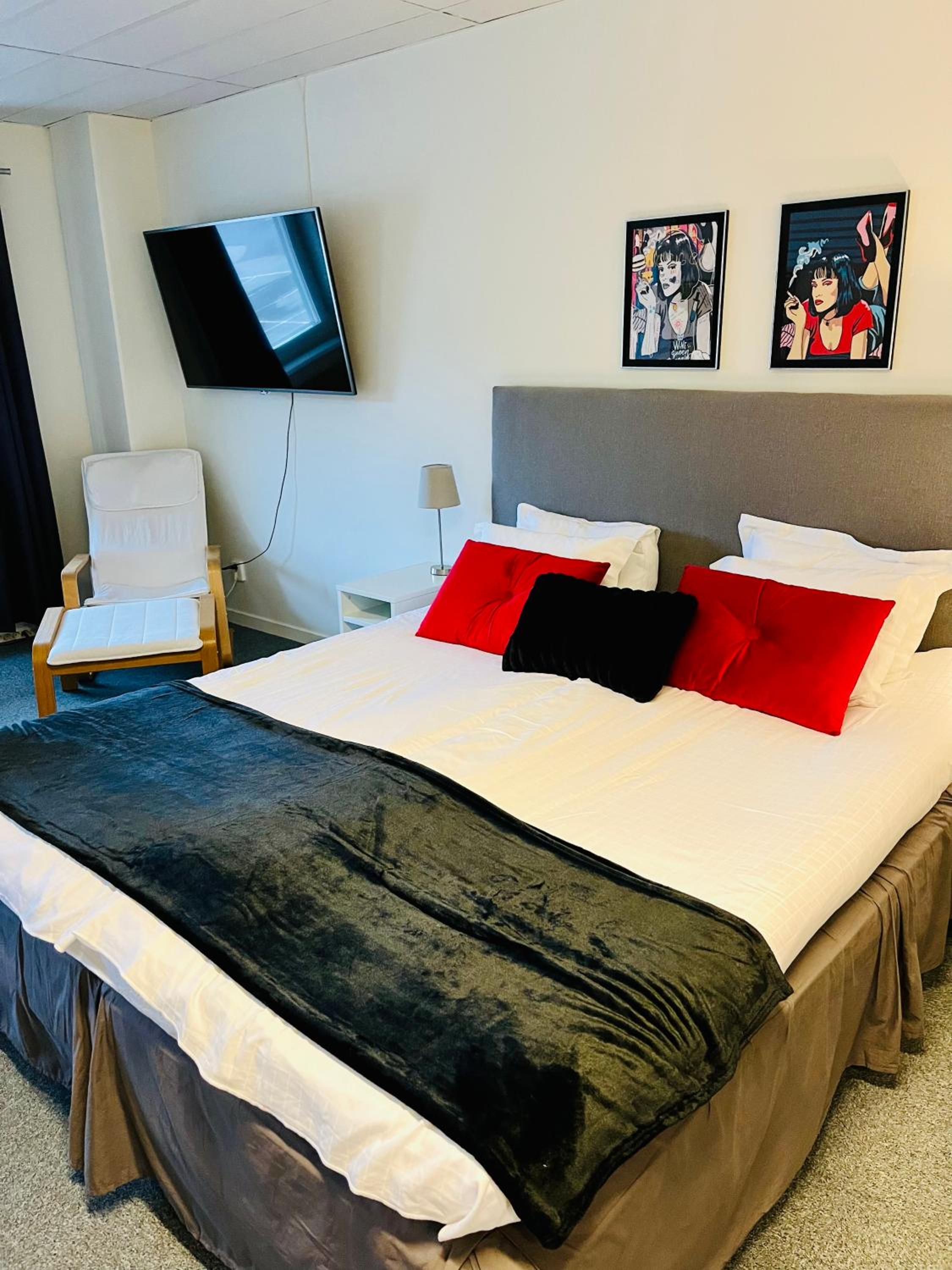 Standard Double Room - Photo 9
