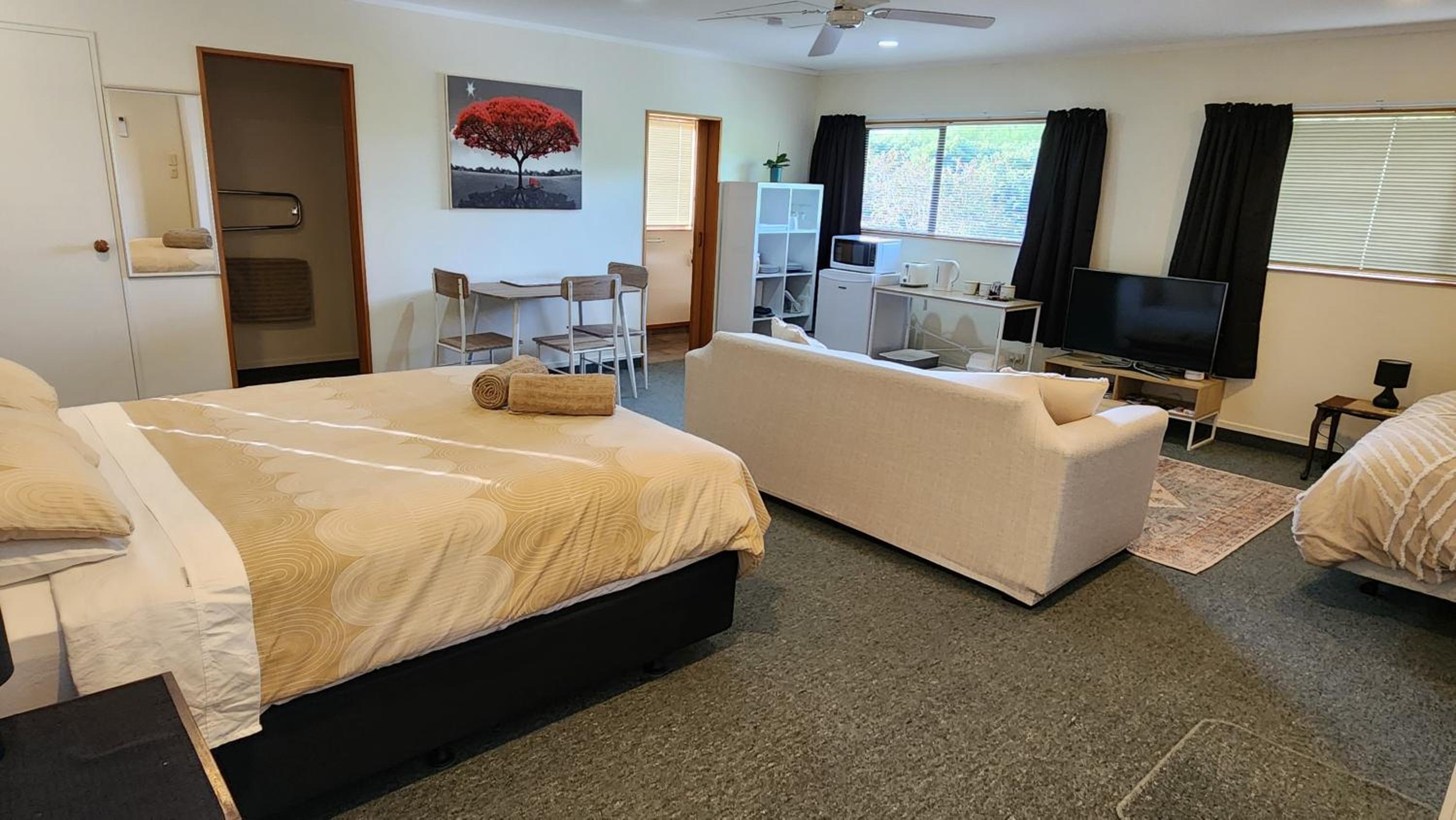 Deluxe Double Room with Extra Bed photo 1