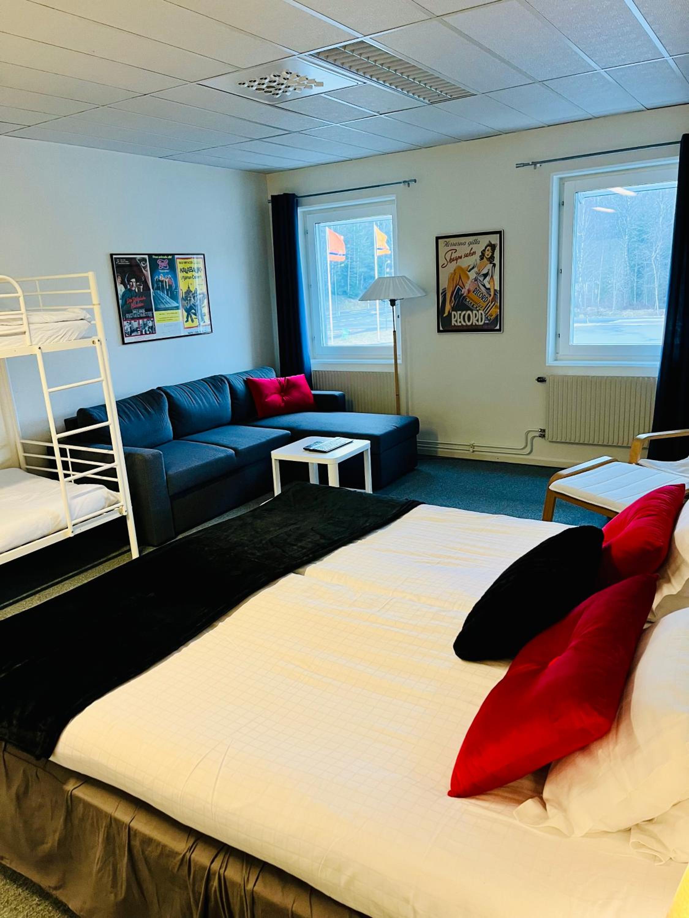 Standard Double Room - Photo 7