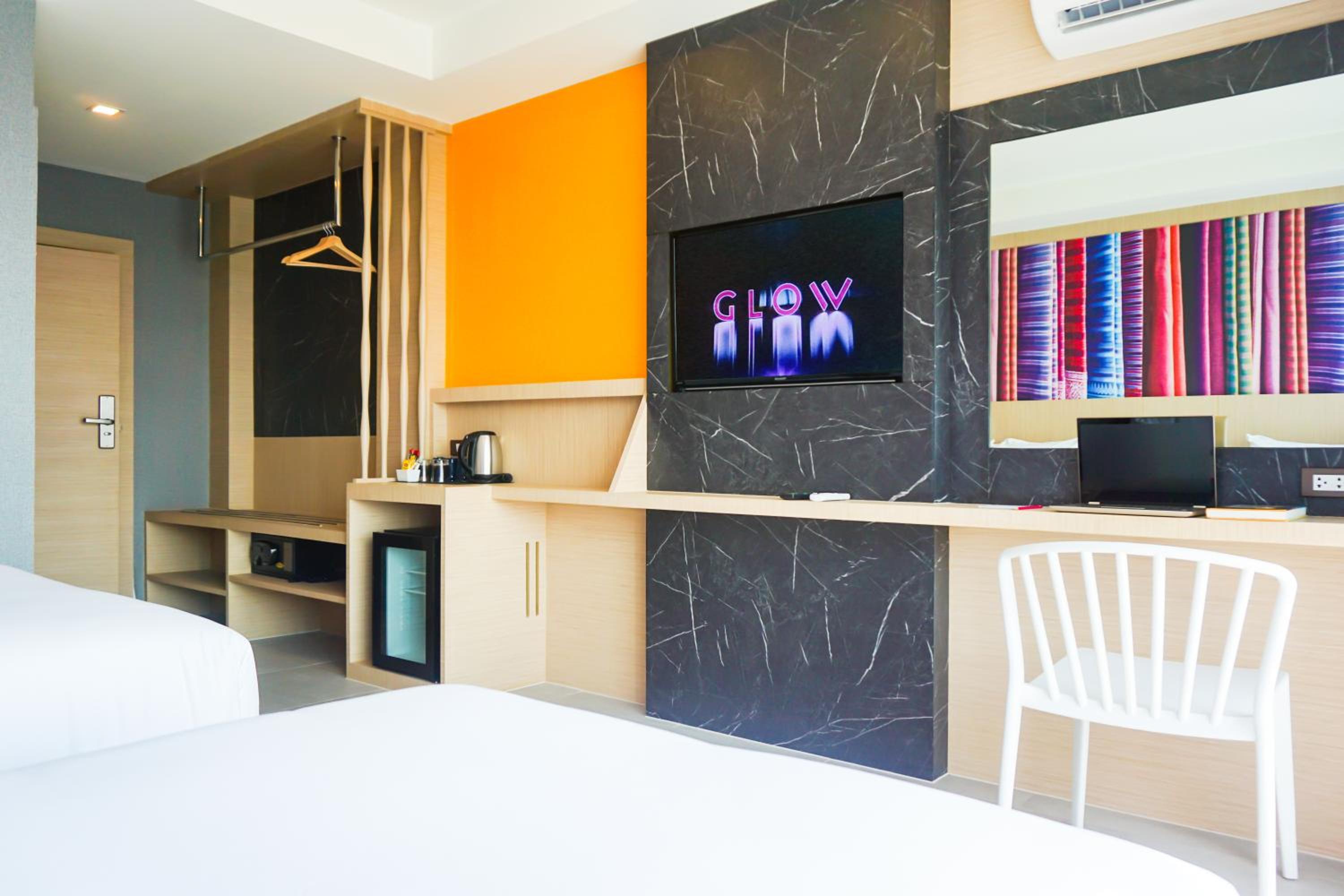 Superior Twin Room with City View photo 2