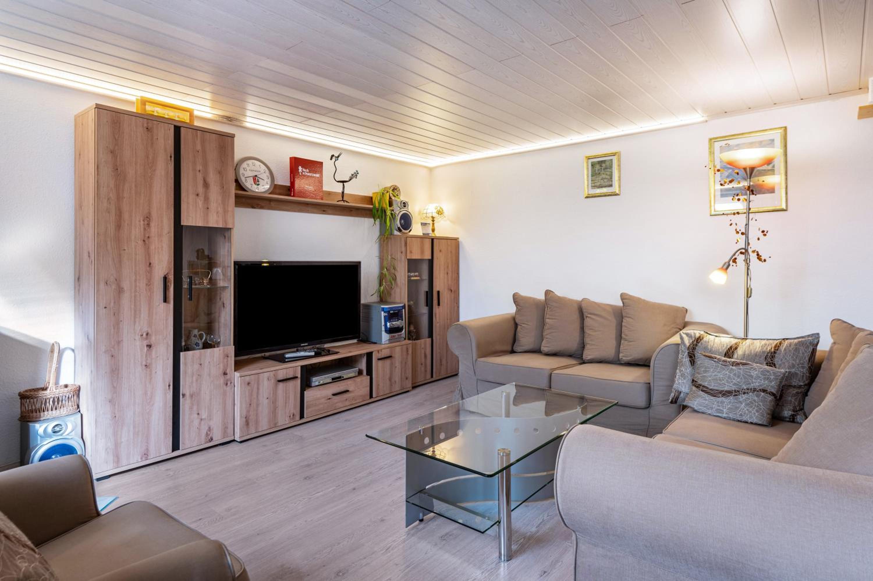 Two-Bedroom Deluxe Apartment with Garden View