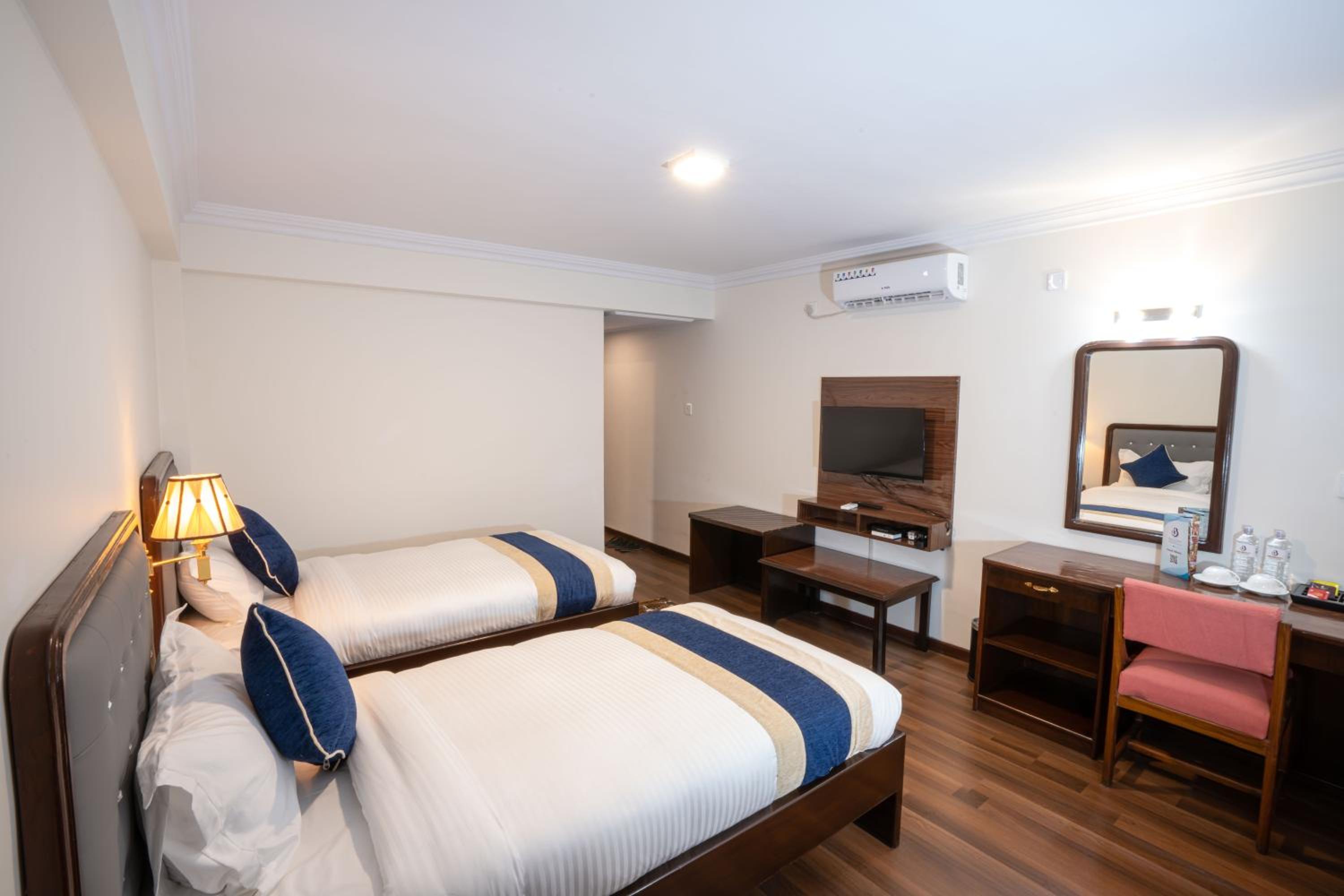 Deluxe Twin Room - Photo 15