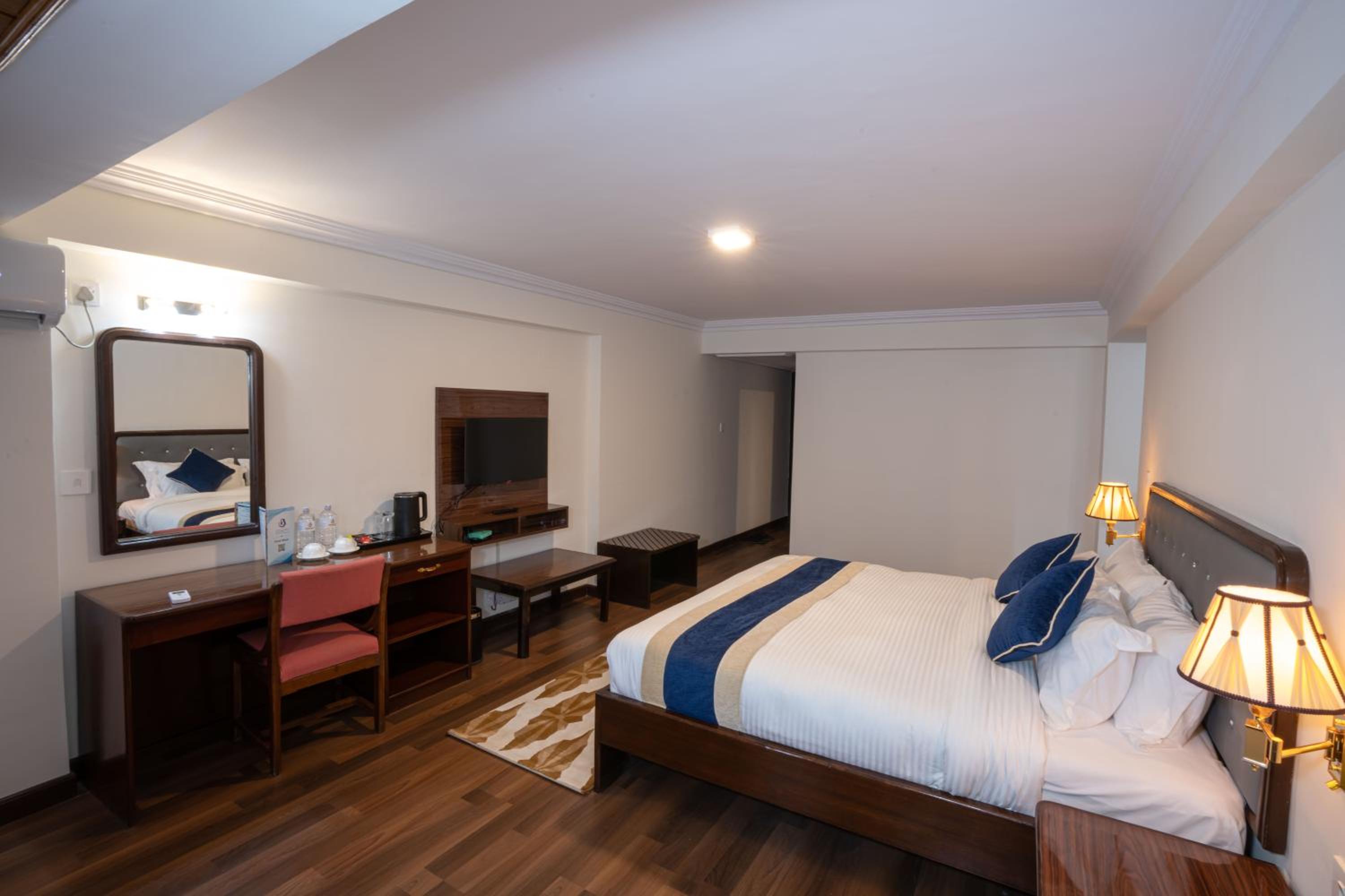 Deluxe Double Room - Photo 20