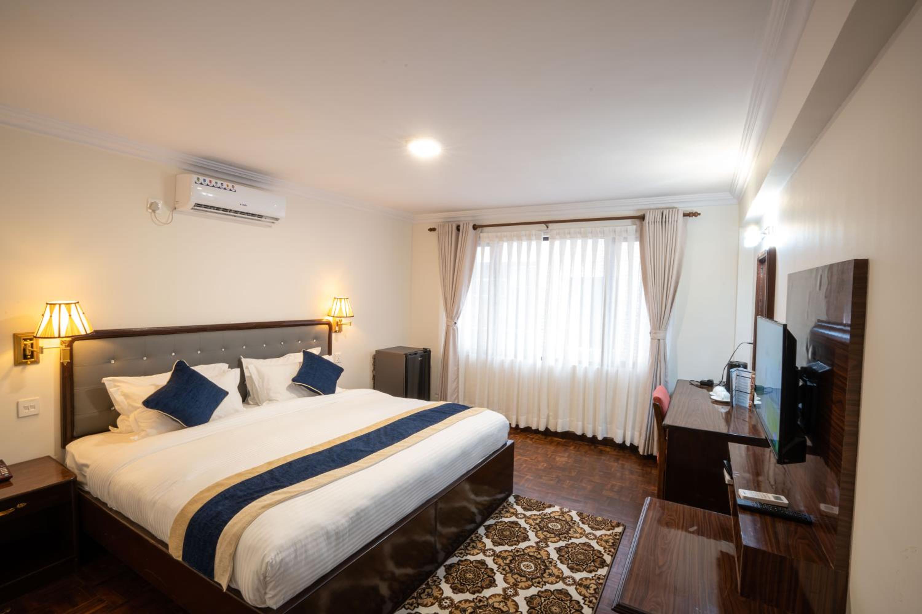 Deluxe Double Room - Photo 18