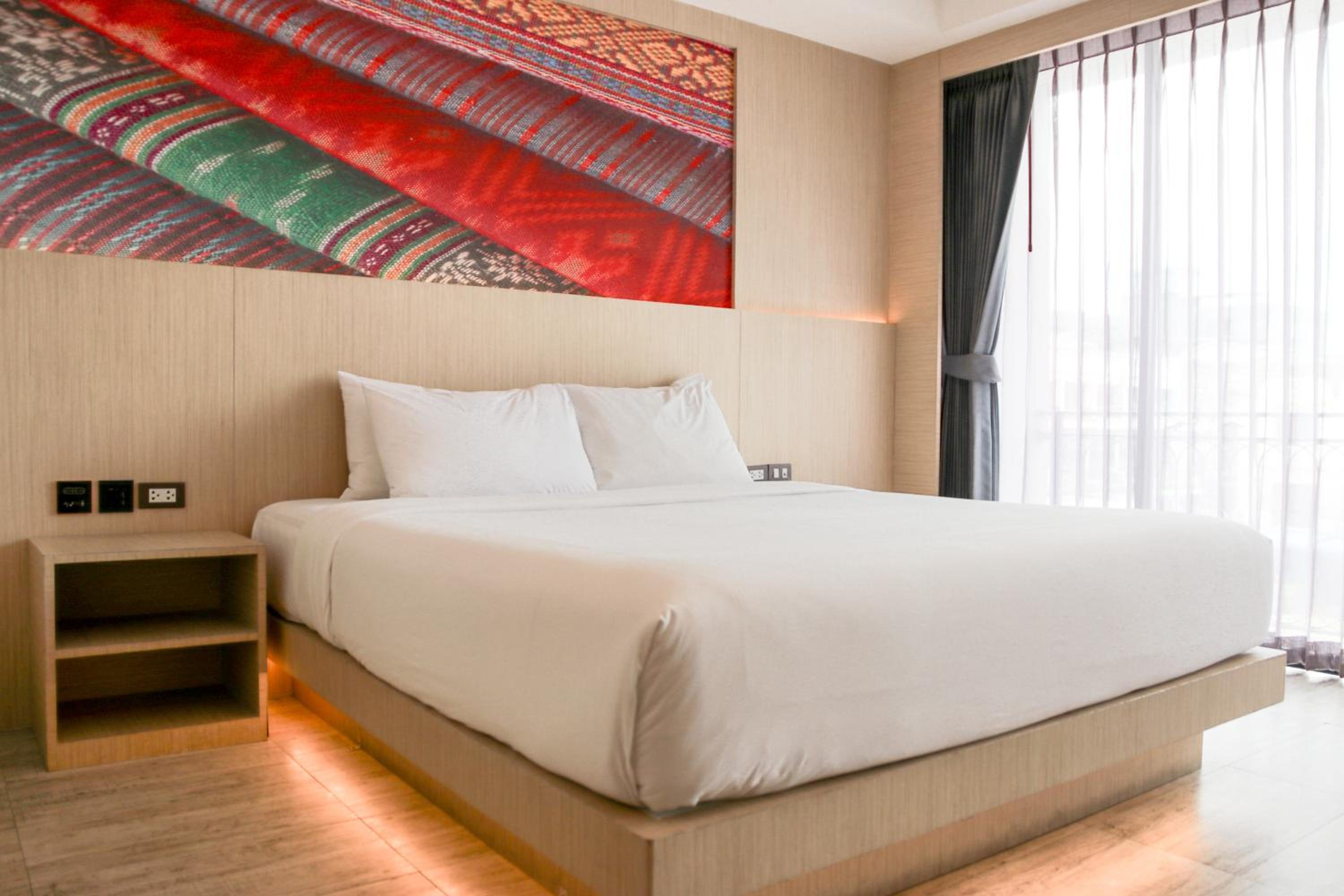 Superior King Room with City View photo 3