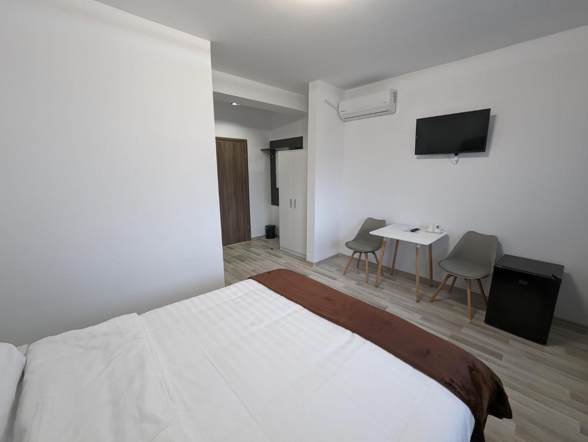 Standard Double Room photo 3