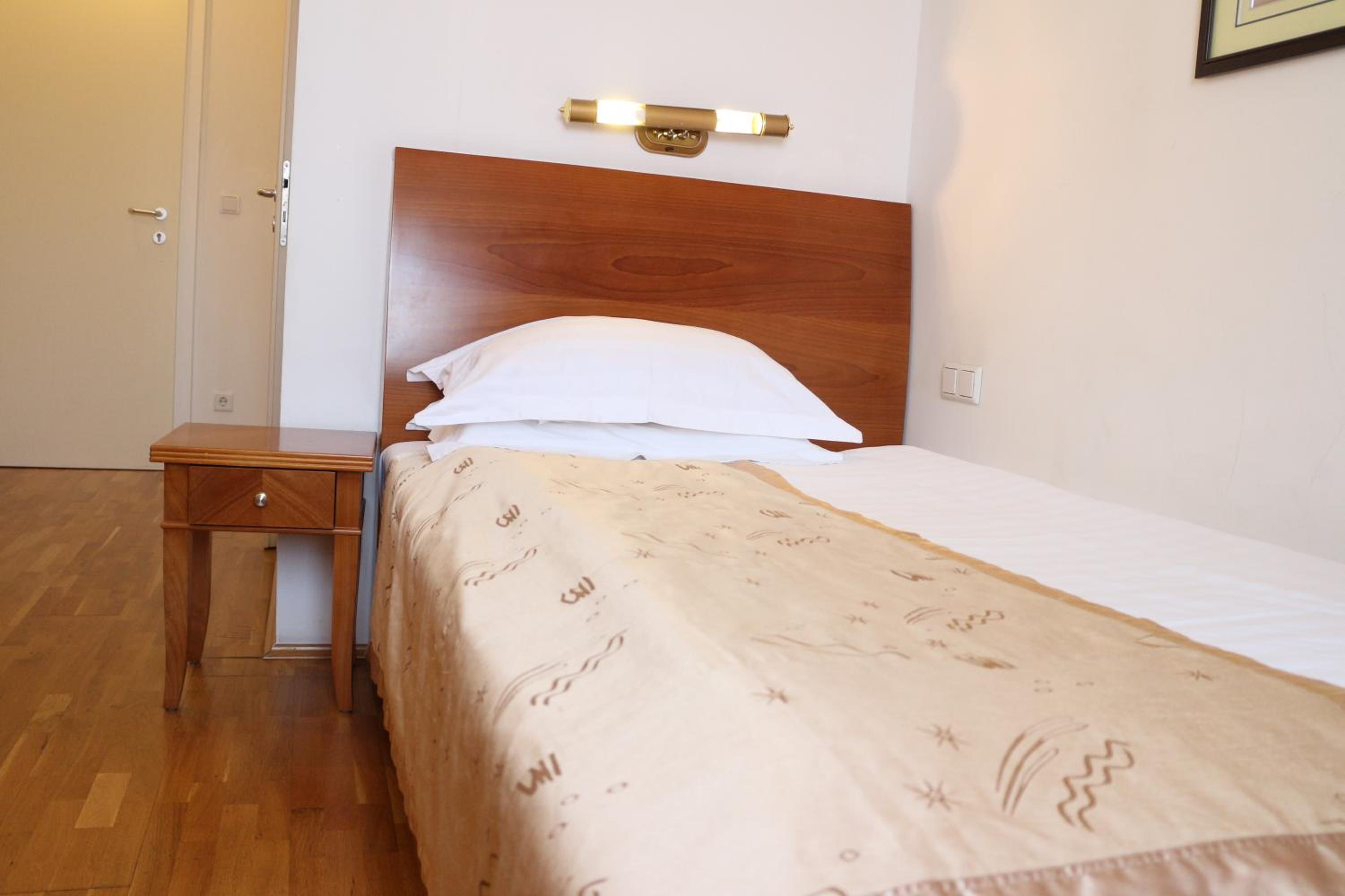 Single Room photo 2