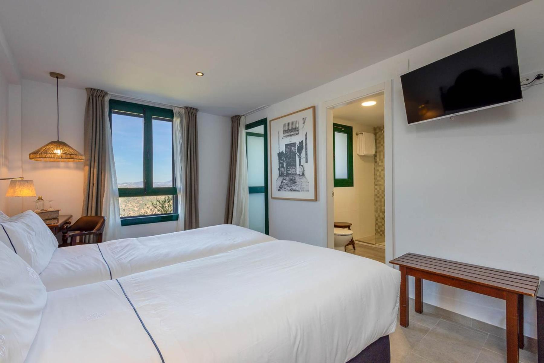 Twin Room - Photo 4
