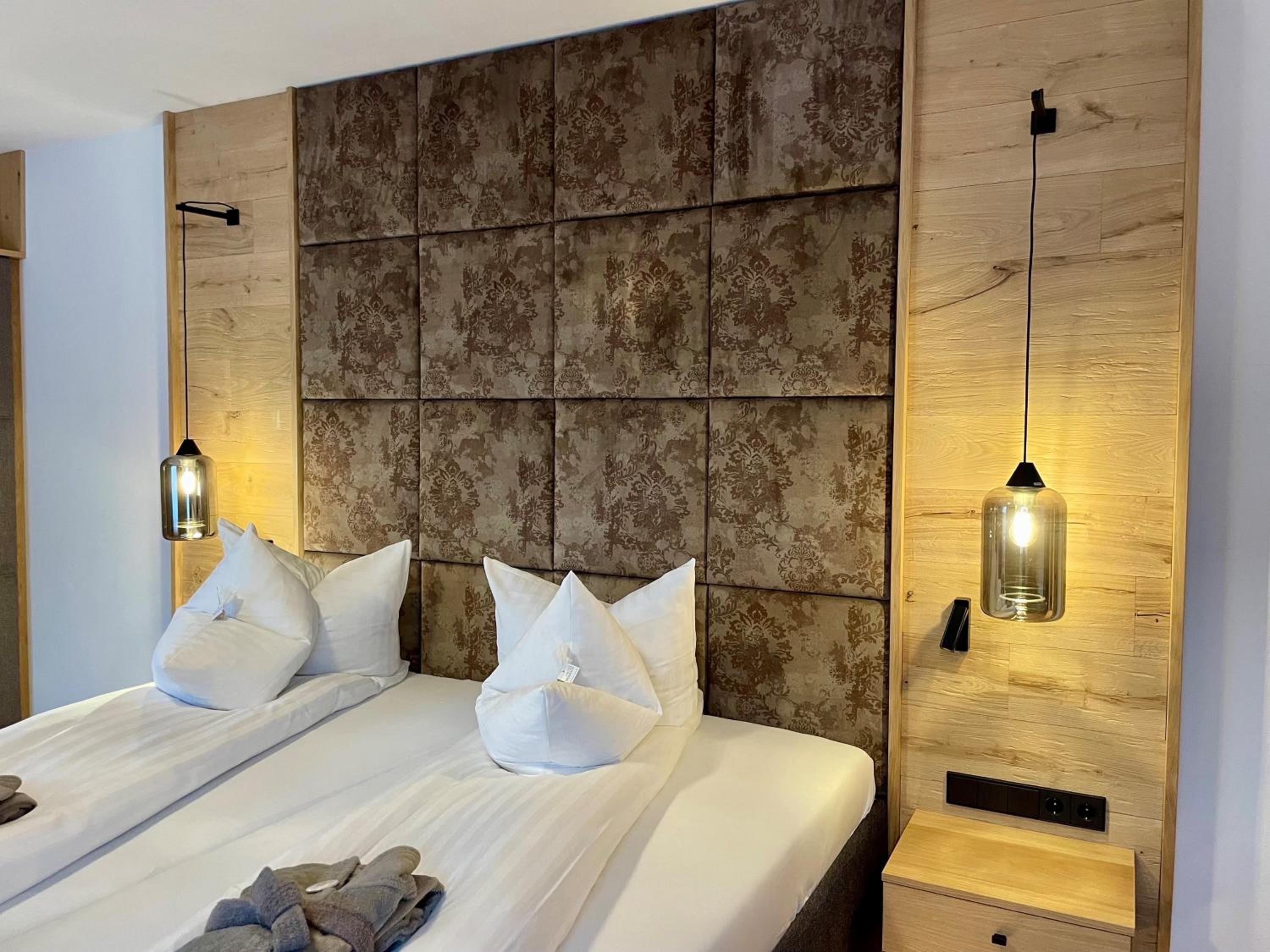 Executive Suite - Photo 4