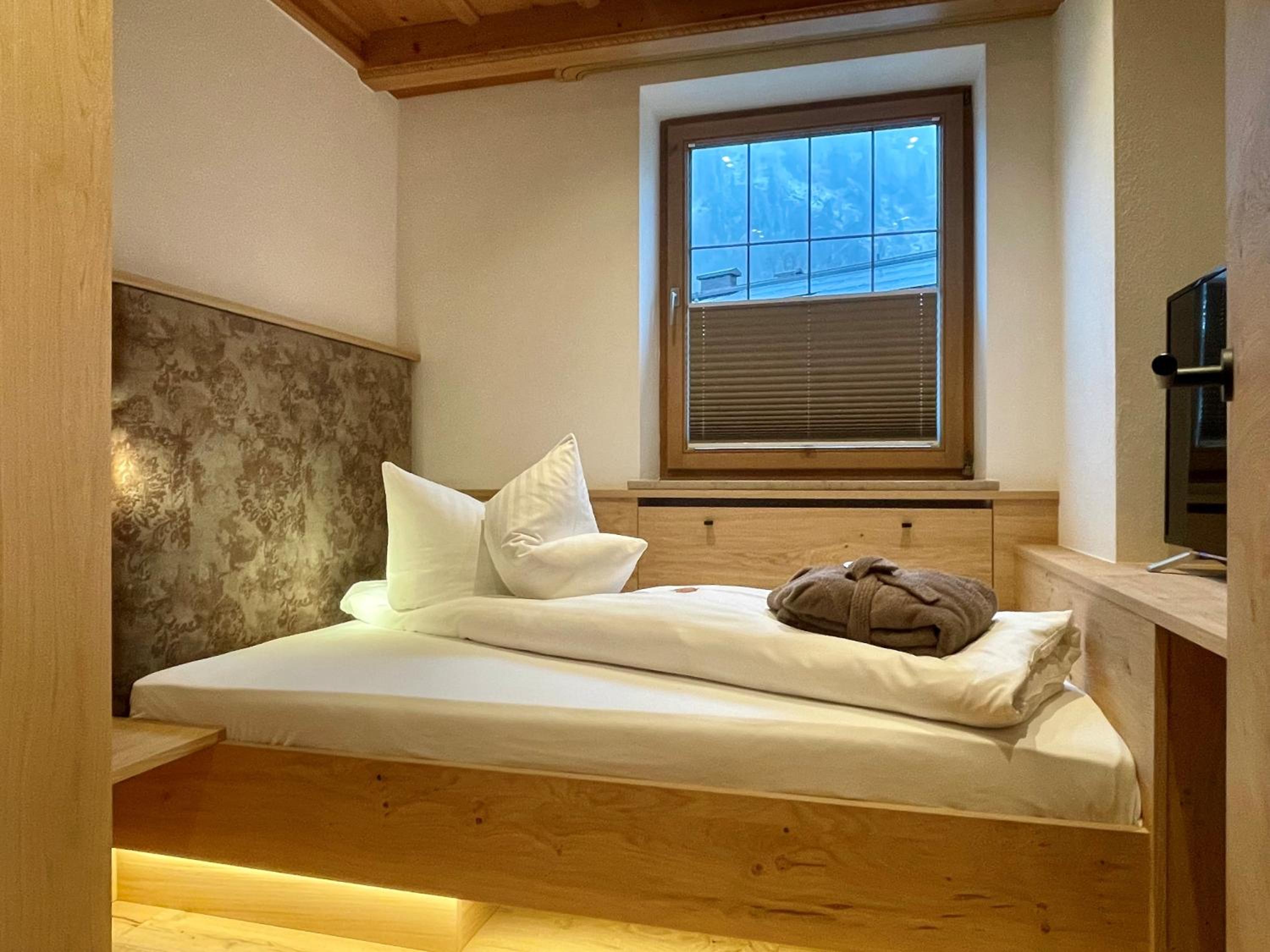 Executive Suite - Photo 3