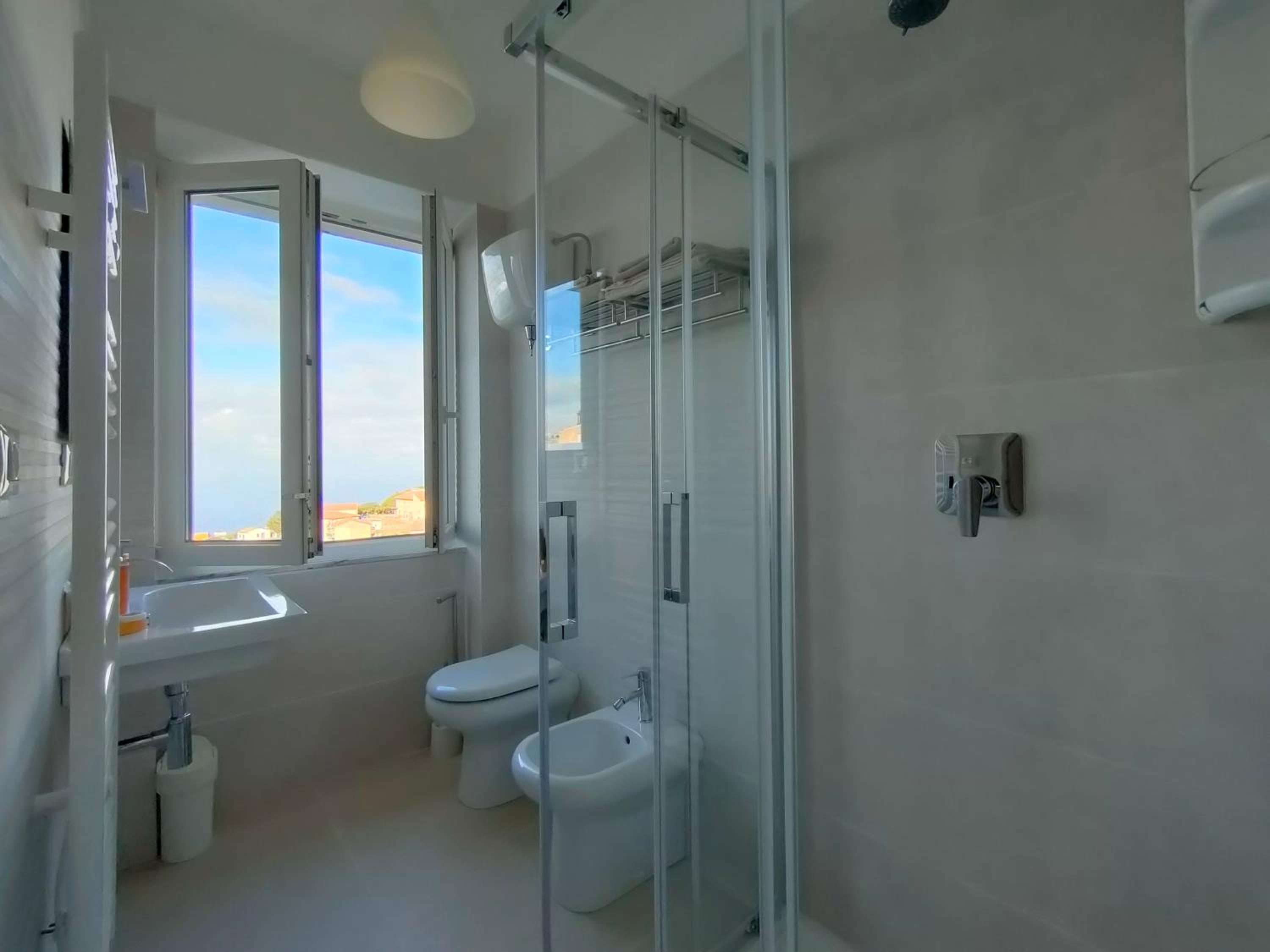 Double Room with Sea View - Photo 5