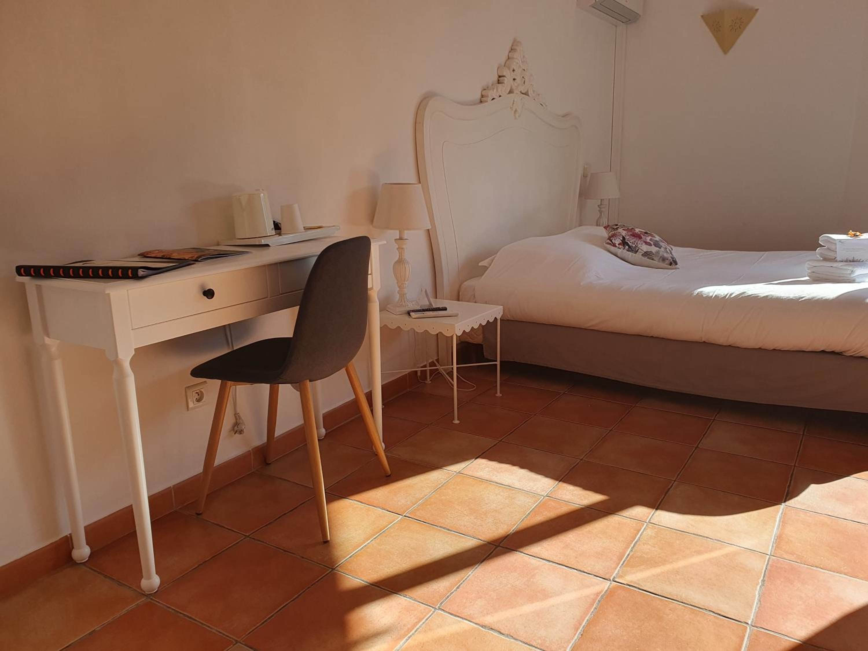 Triple Room with Sea View - Photo 2